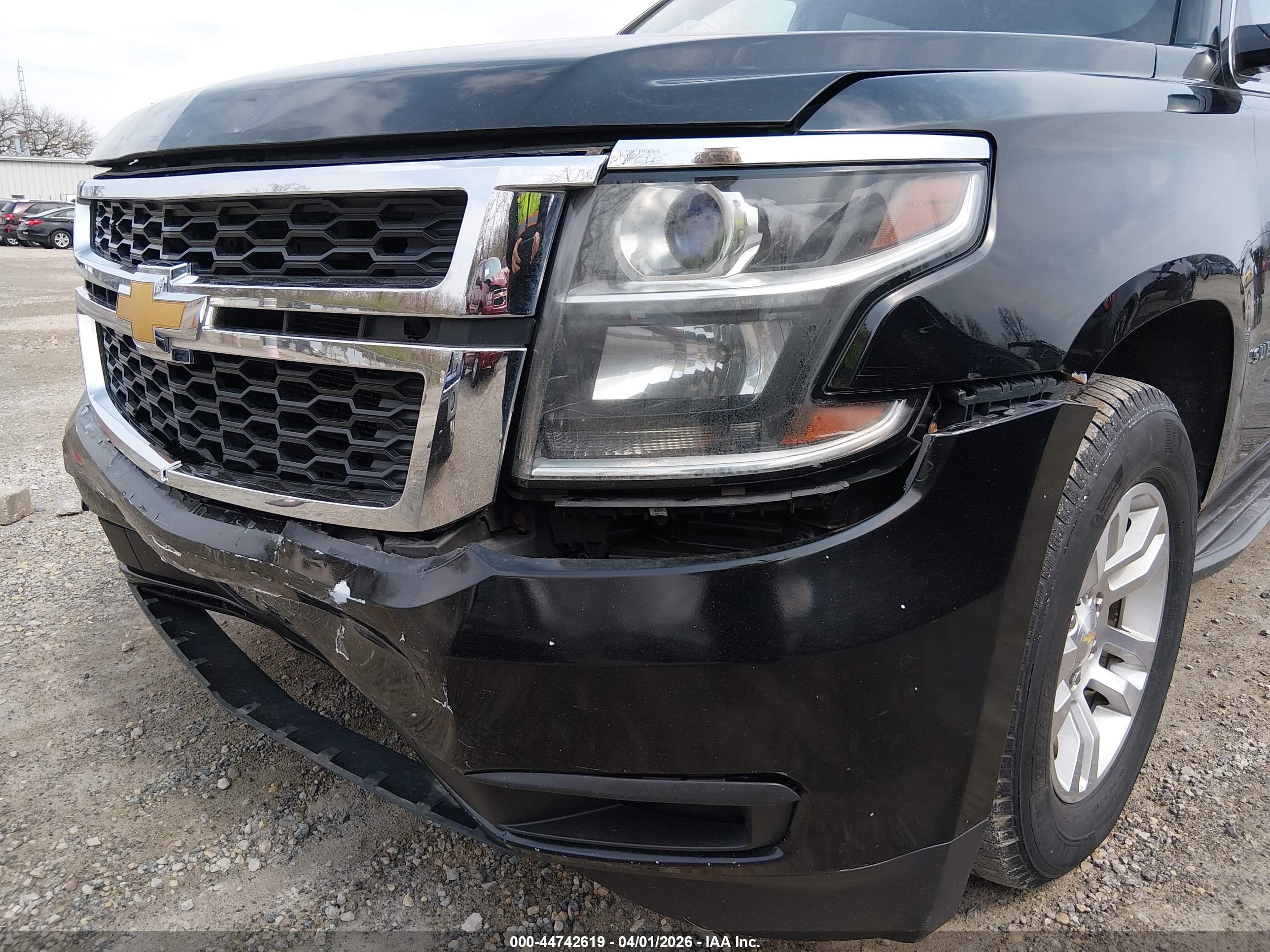 CHEVROLET SUBURBAN image 6