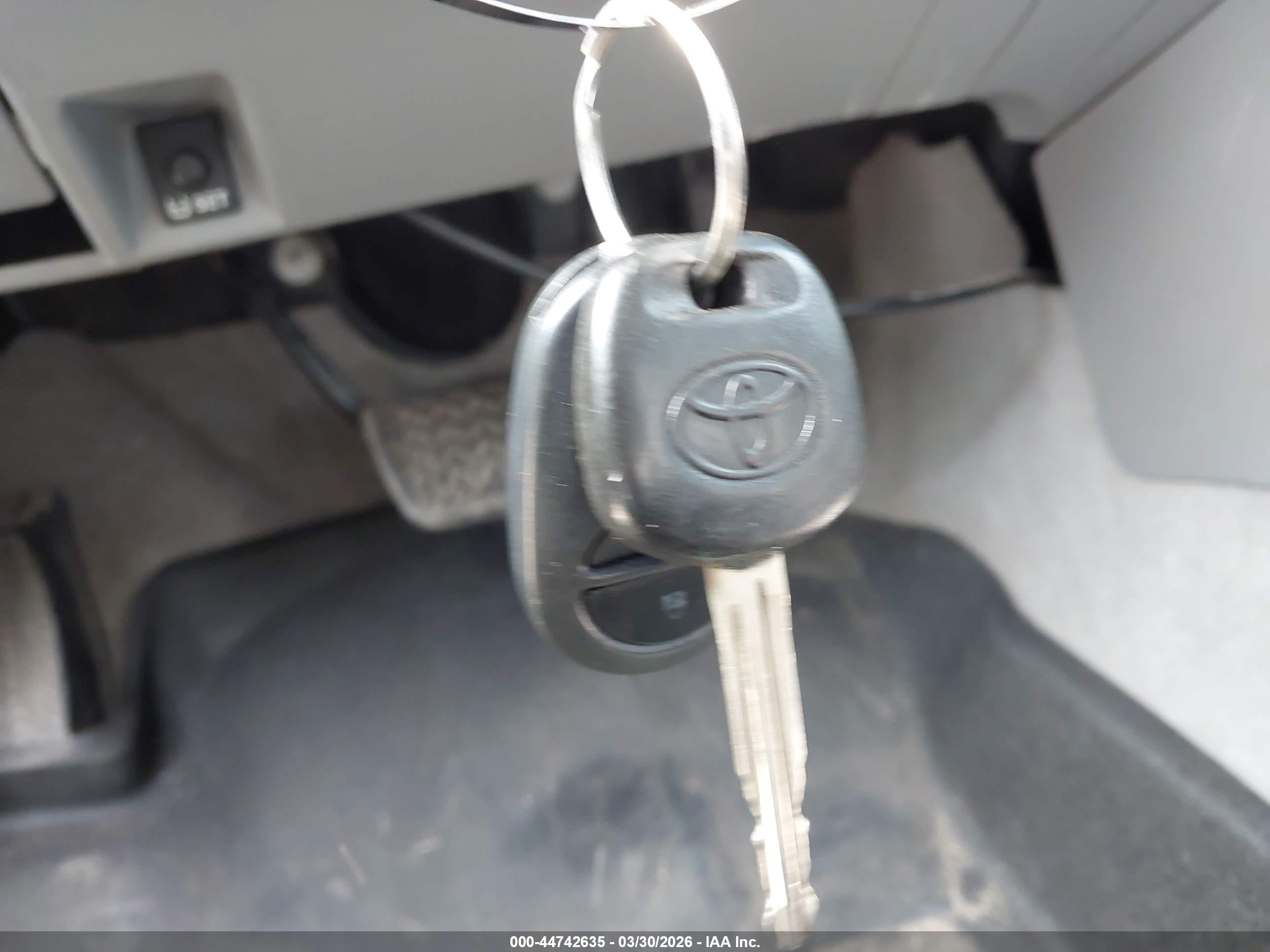 TOYOTA TACOMA image 11