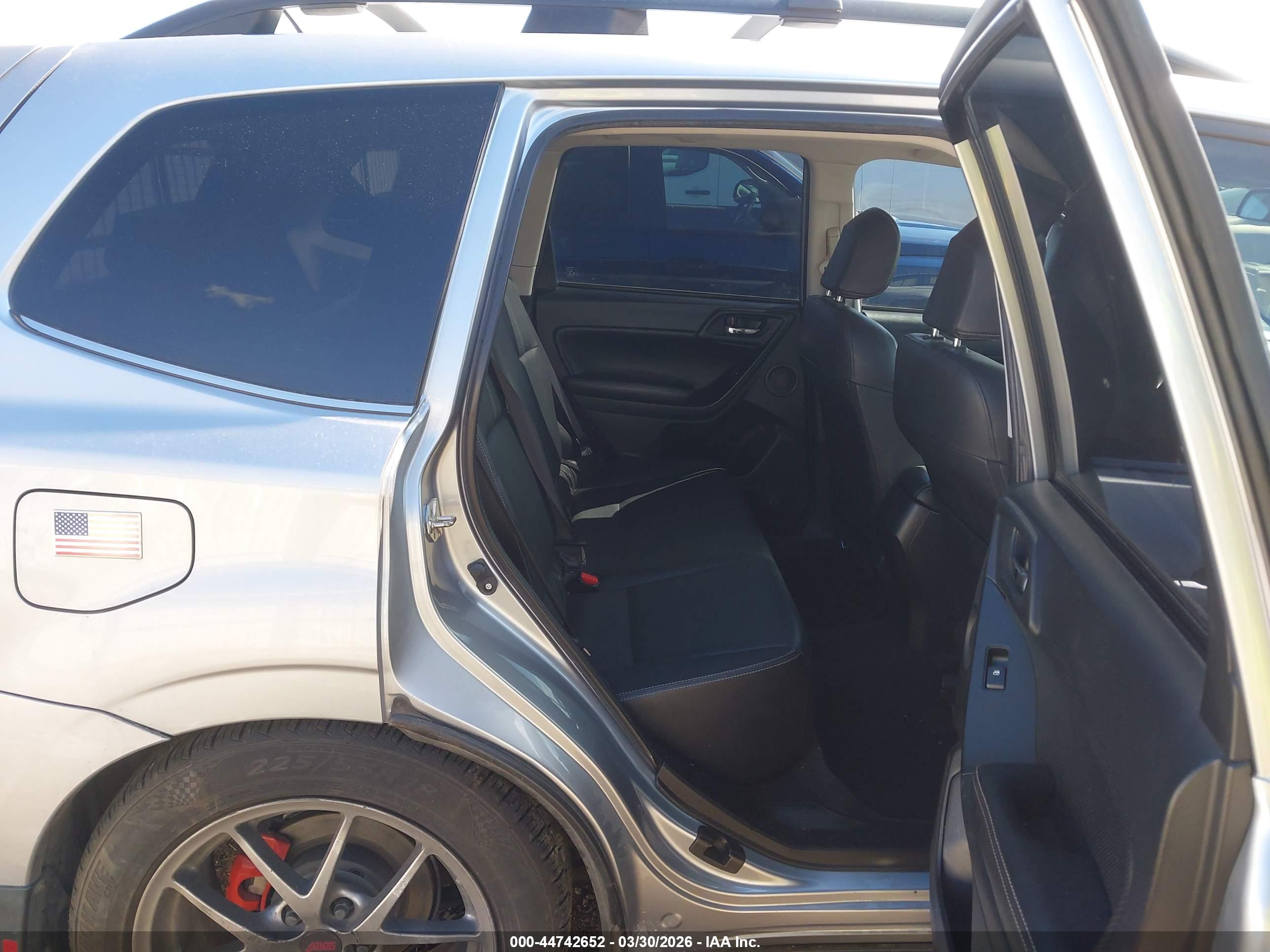 SUBARU FORESTER image 8