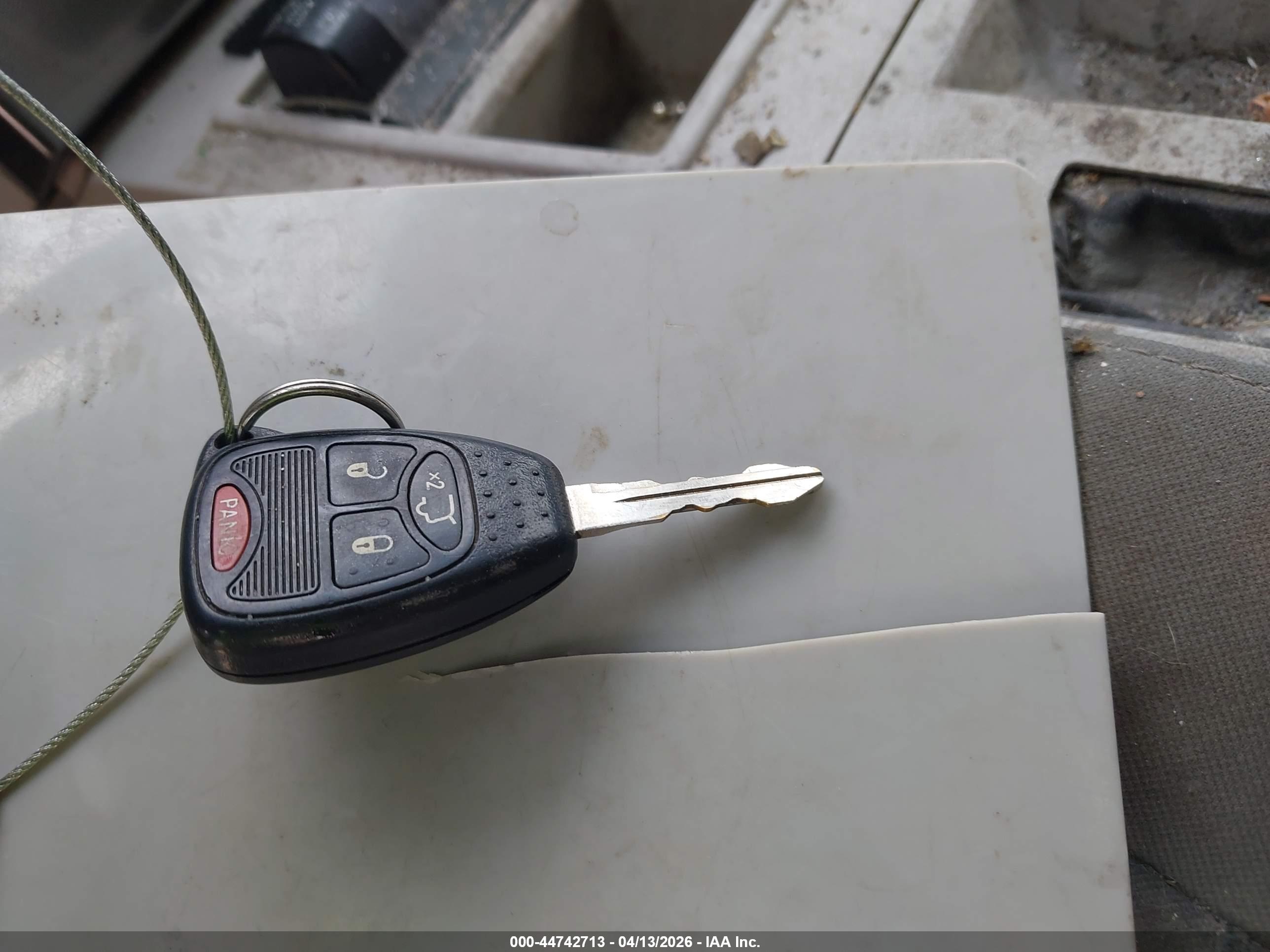 JEEP LIBERTY image 11