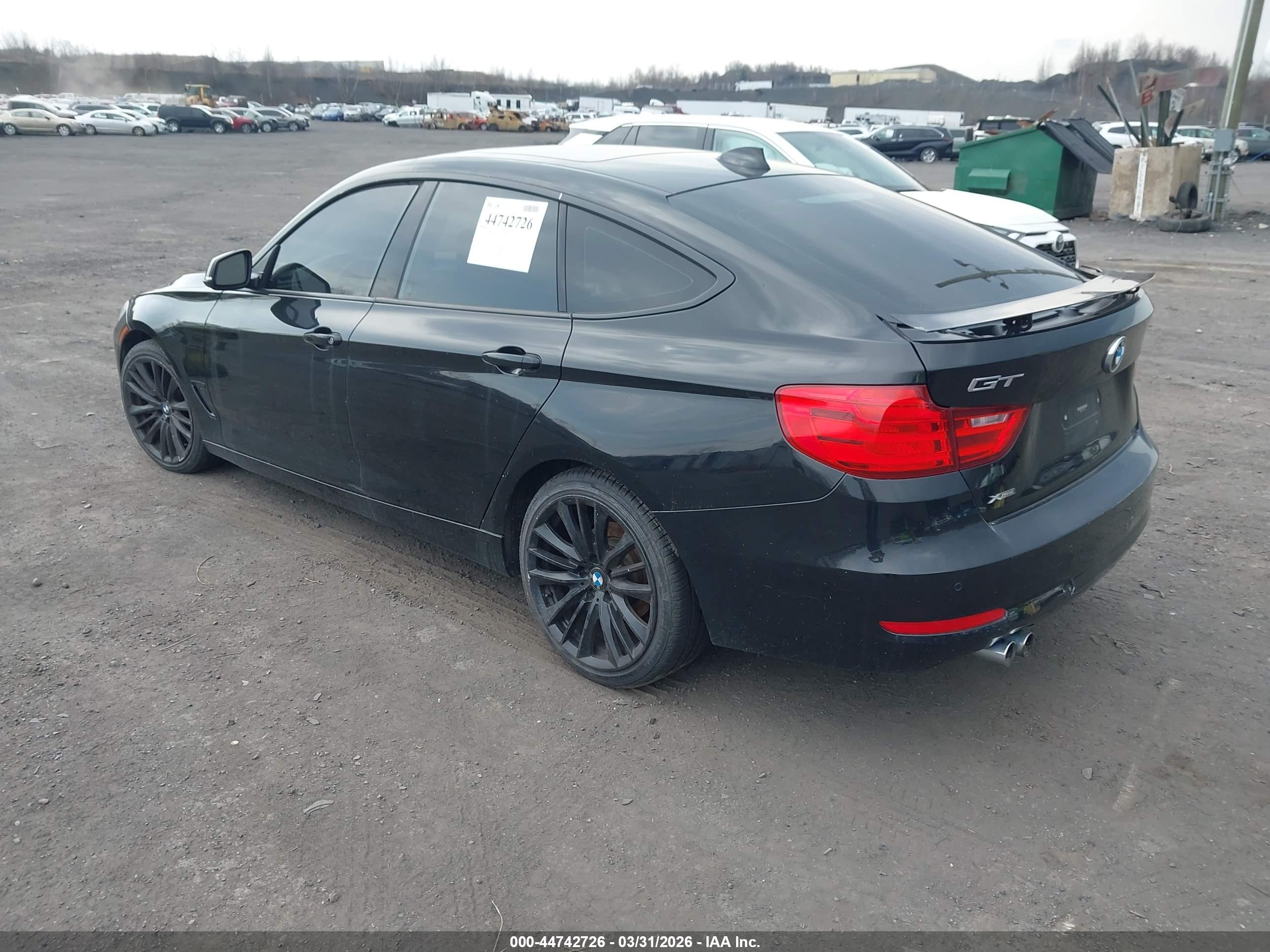 BMW 328I image 3