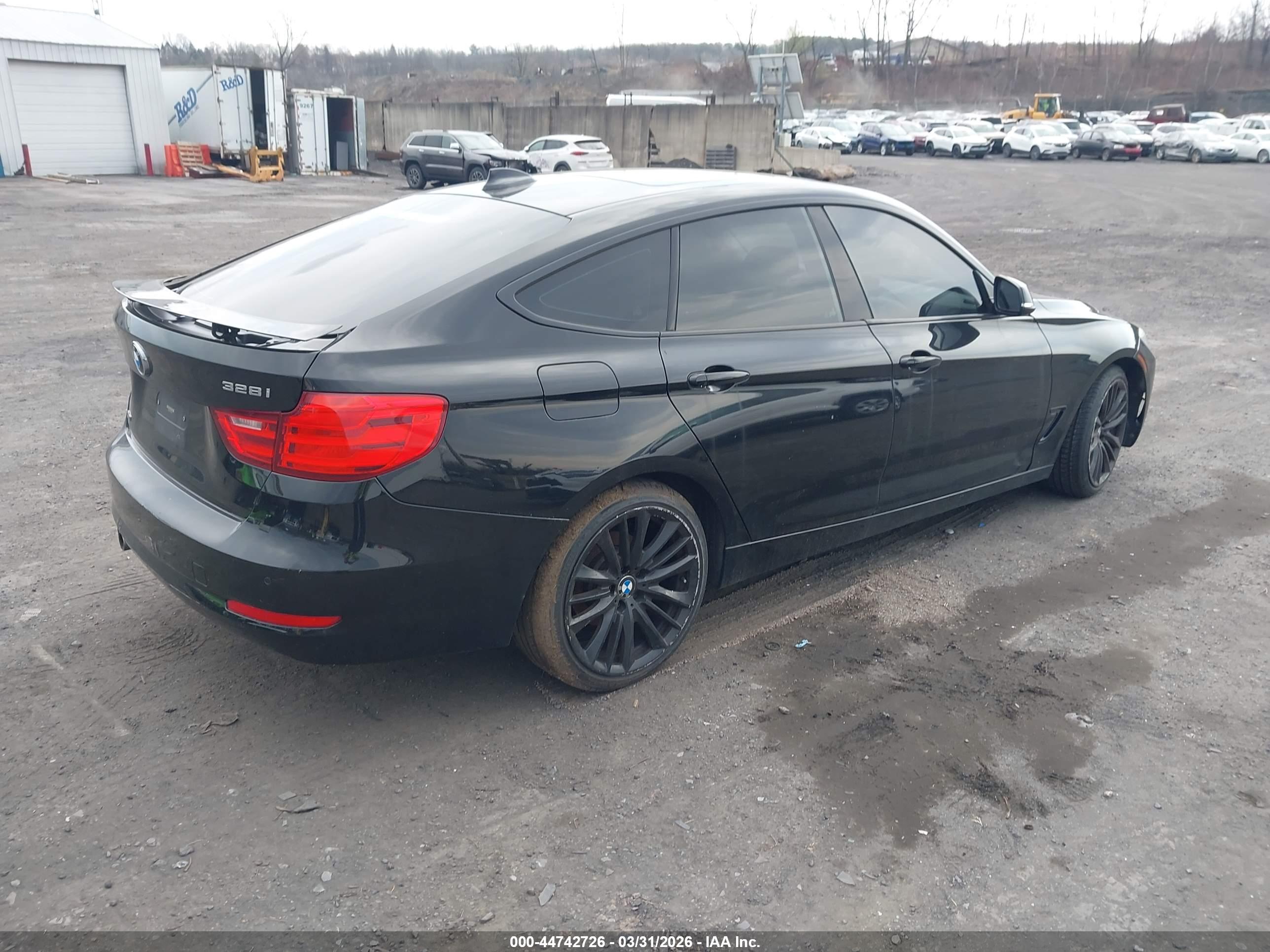 BMW 328I image 4