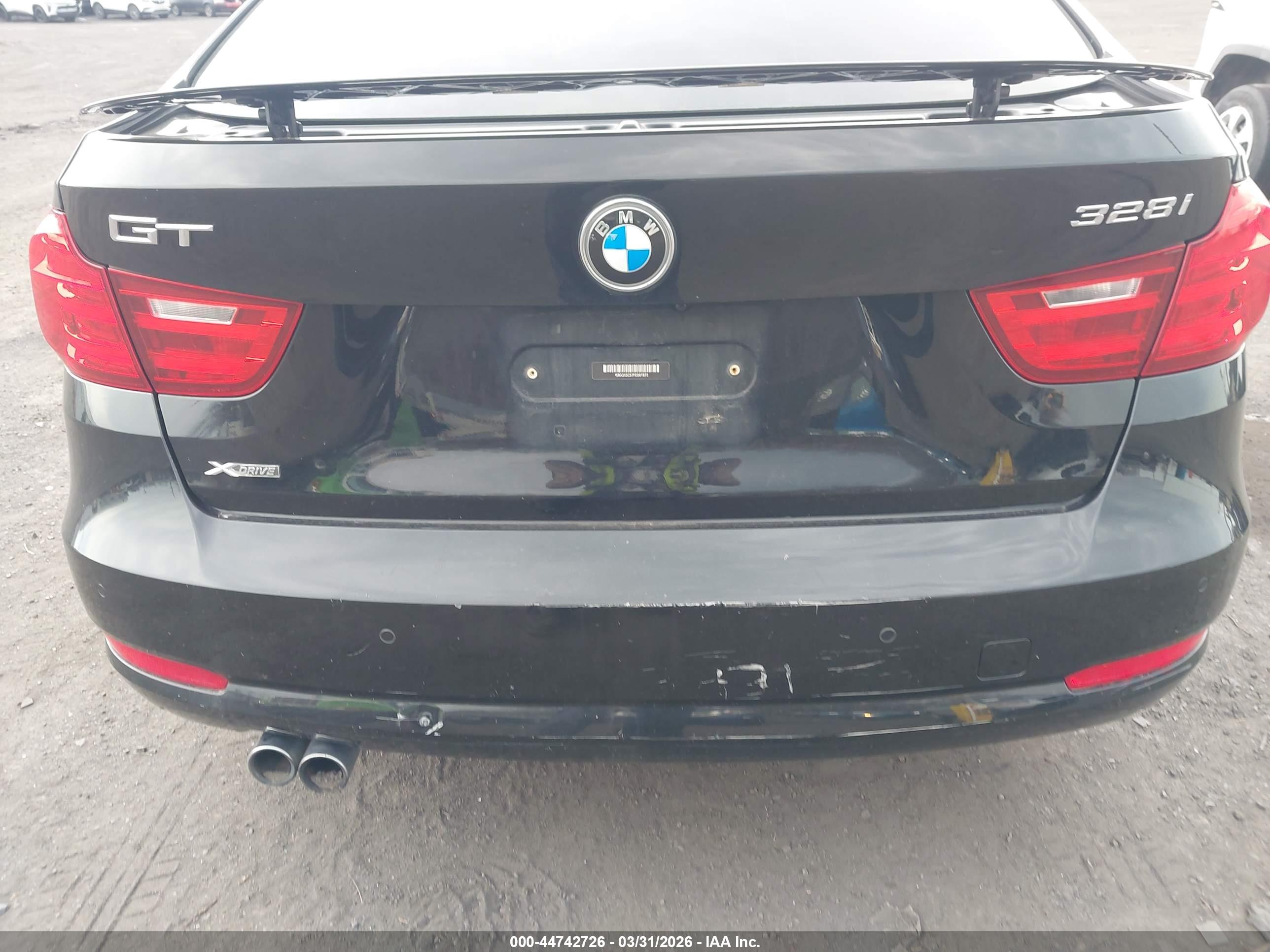 BMW 328I image 6