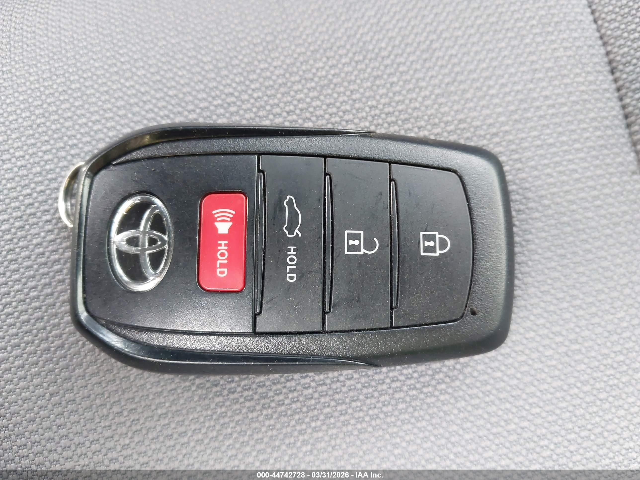 TOYOTA COROLLA image 11