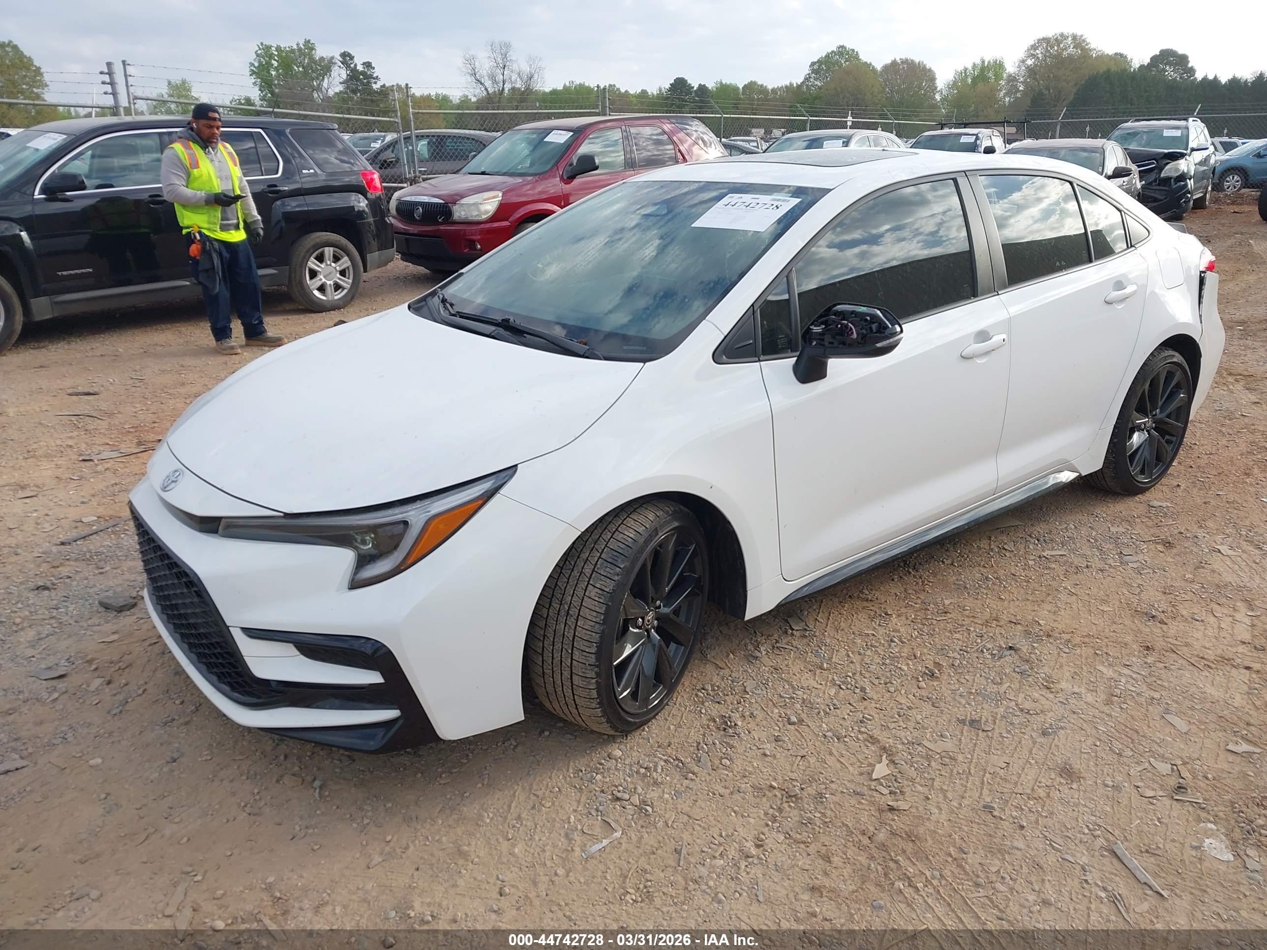 TOYOTA COROLLA image 2