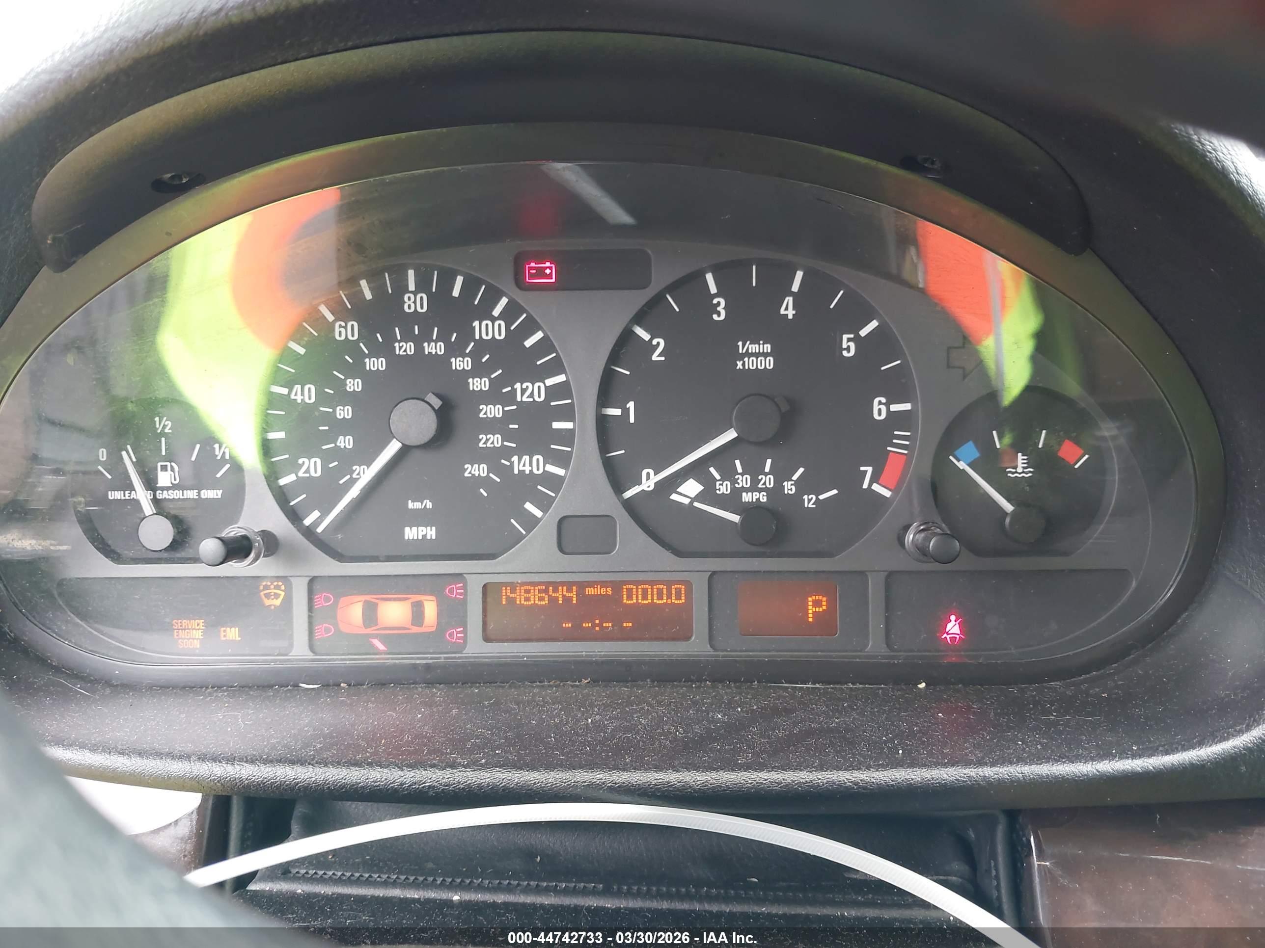 BMW 325I image 7