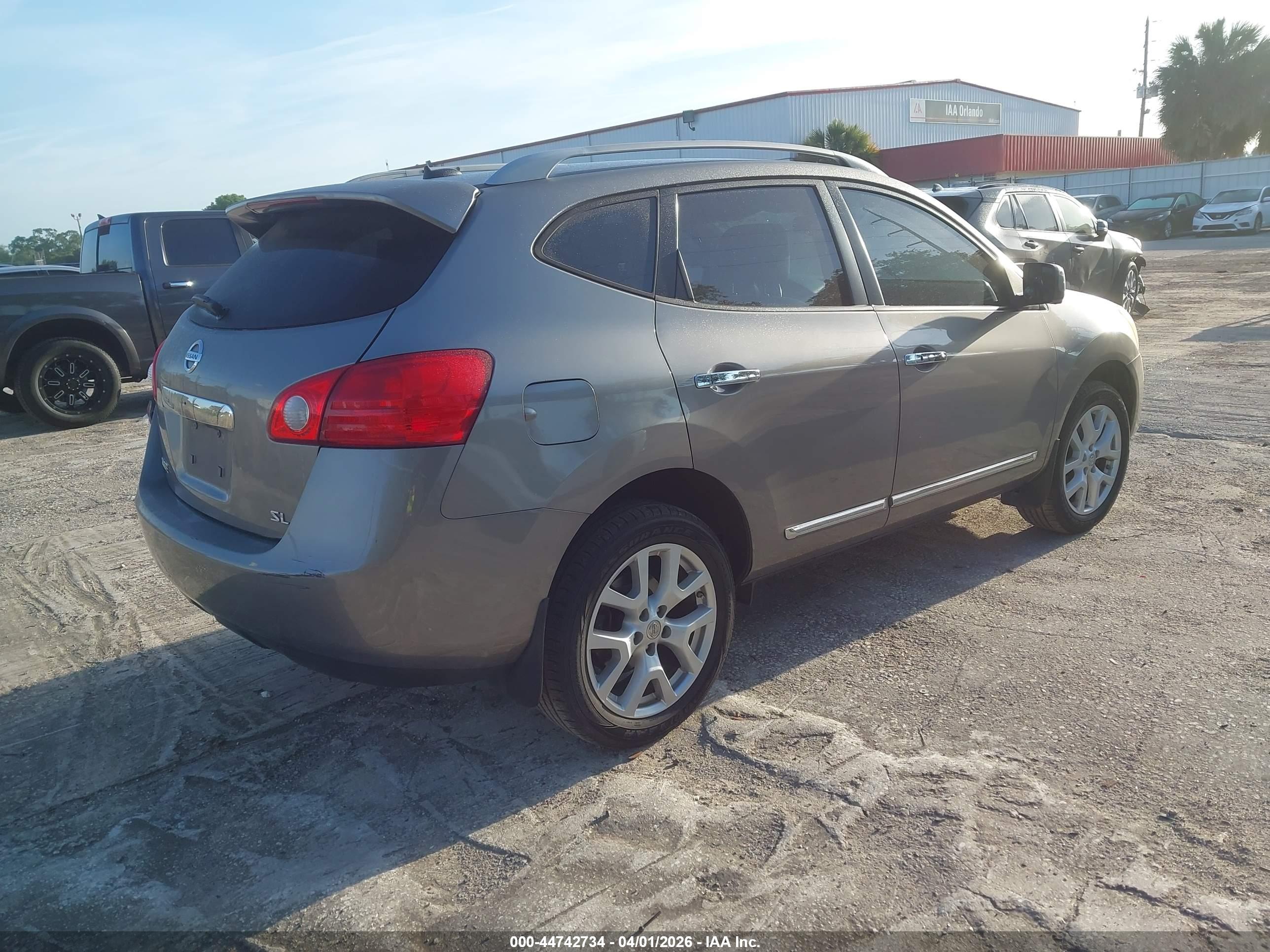 NISSAN ROGUE image 4