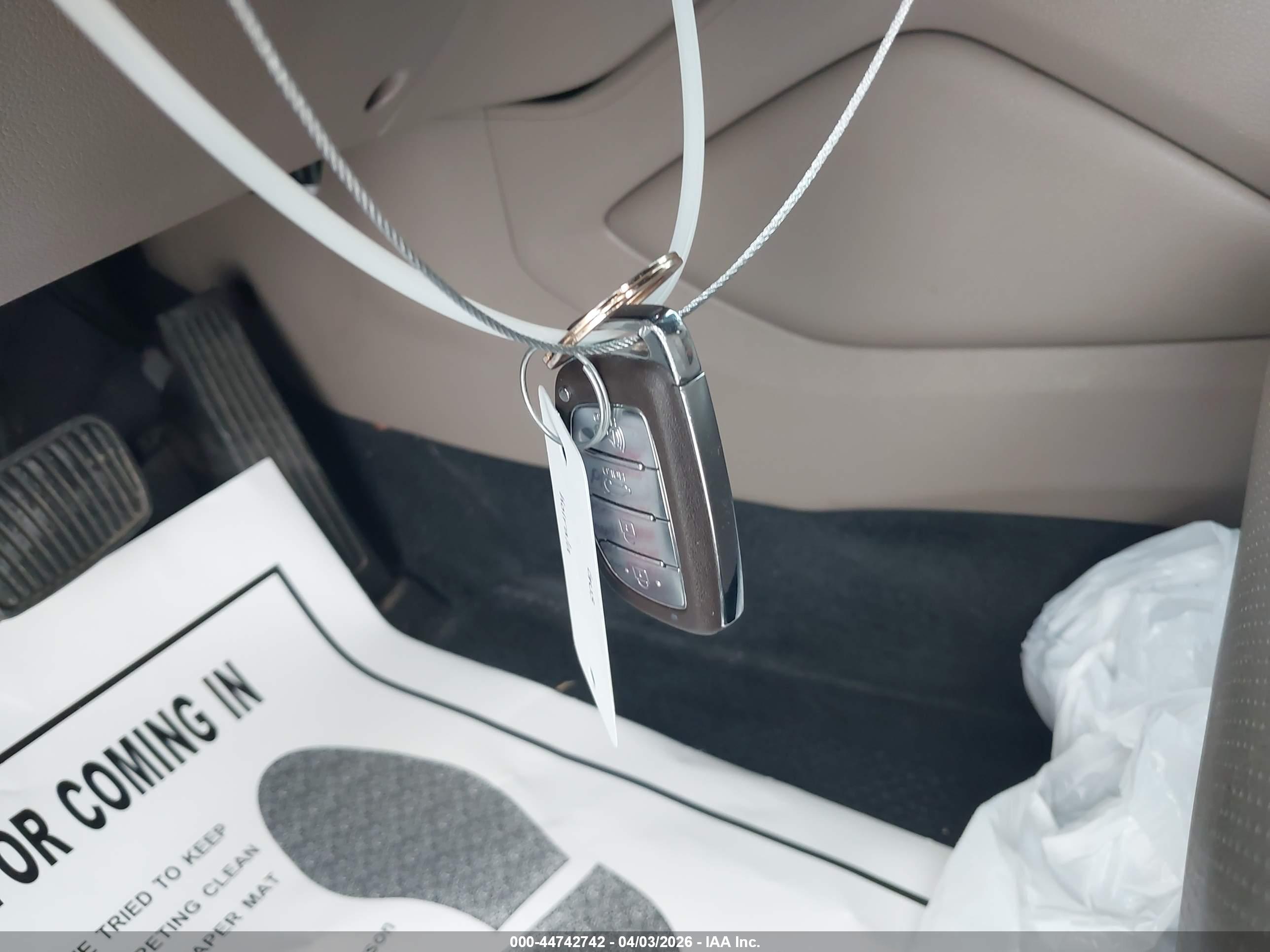 HYUNDAI TUCSON image 11