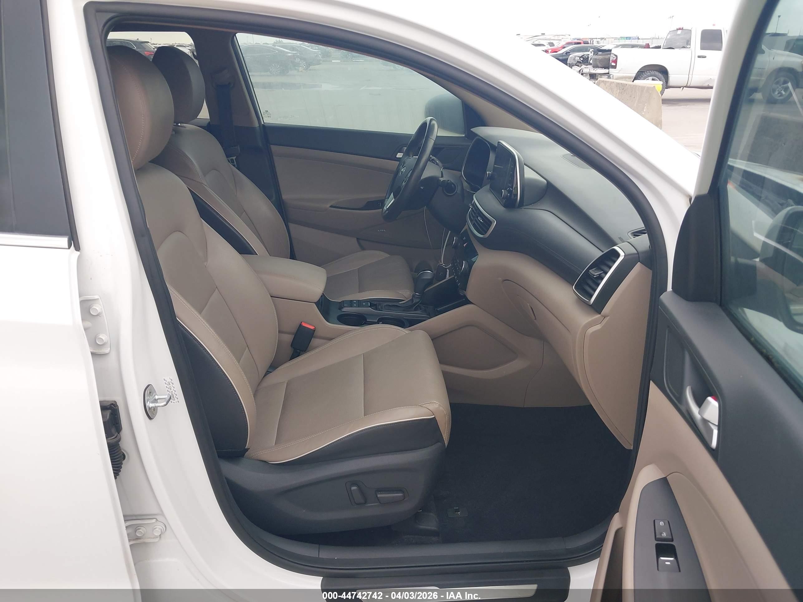 HYUNDAI TUCSON image 5