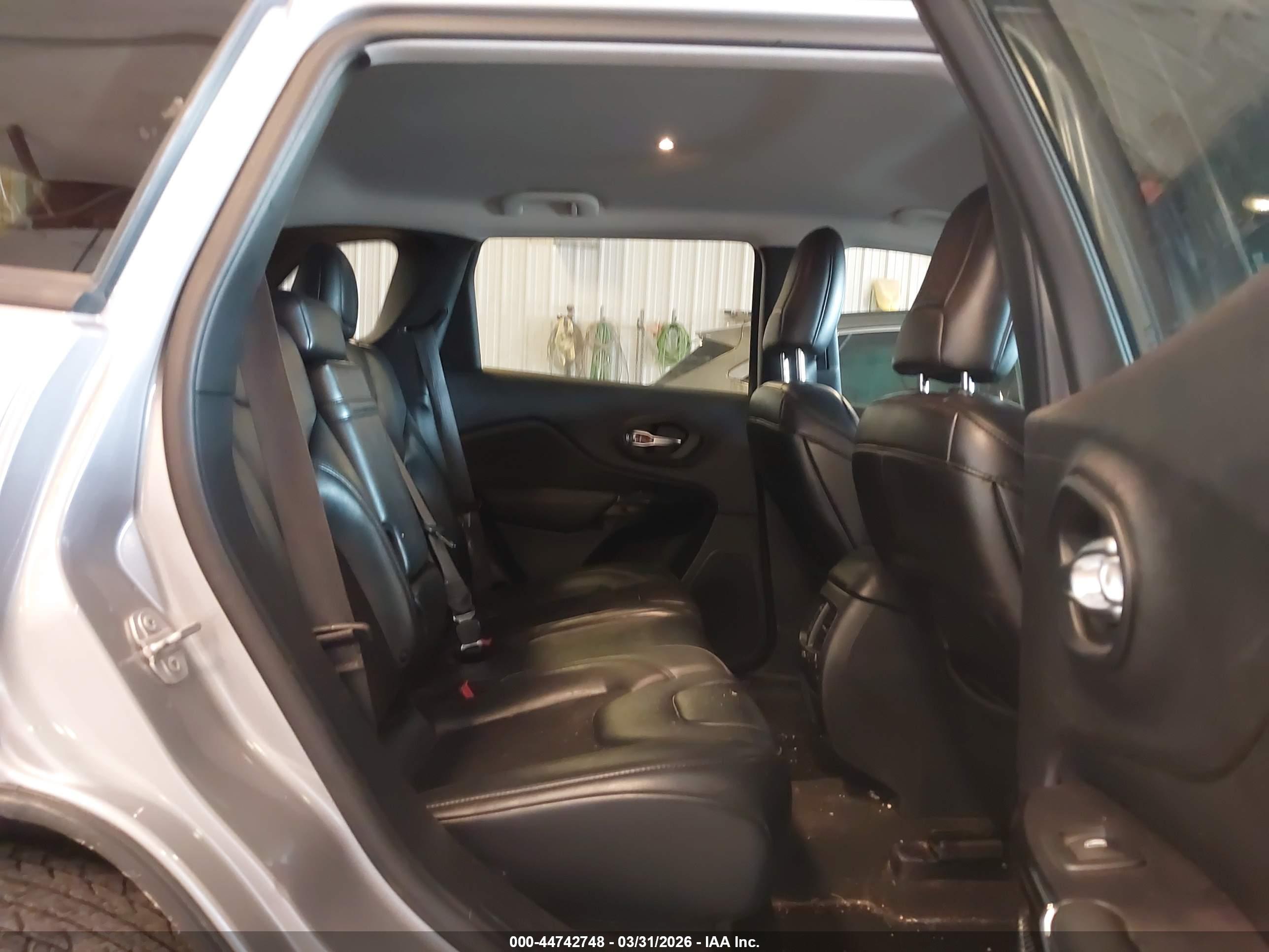 JEEP CHEROKEE image 8
