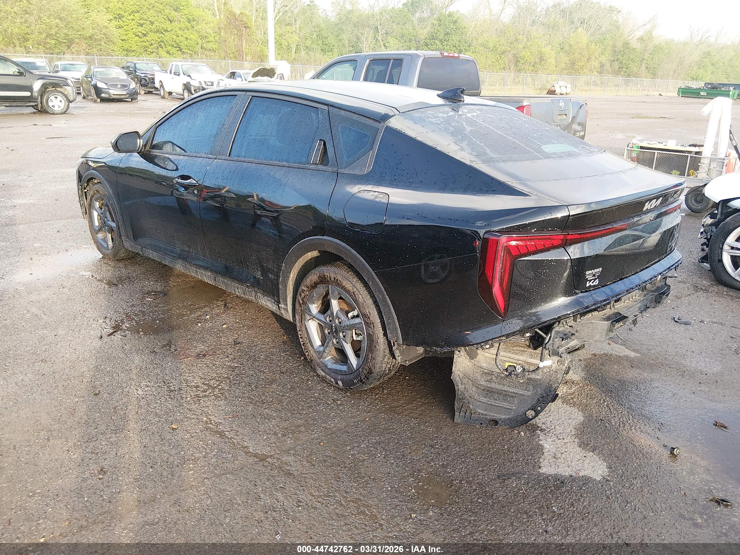 KIA K4 image 3