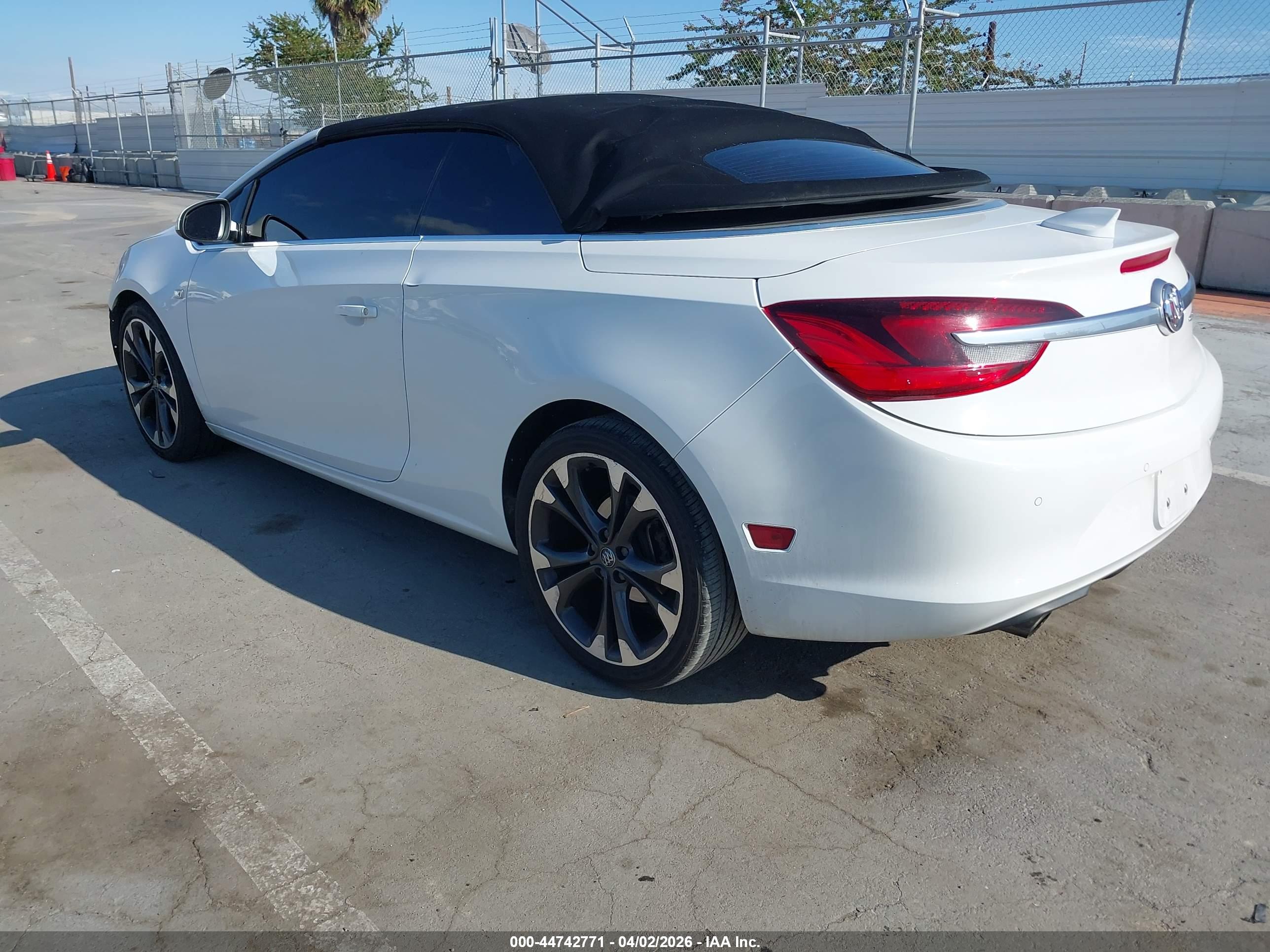 BUICK CASCADA image 3