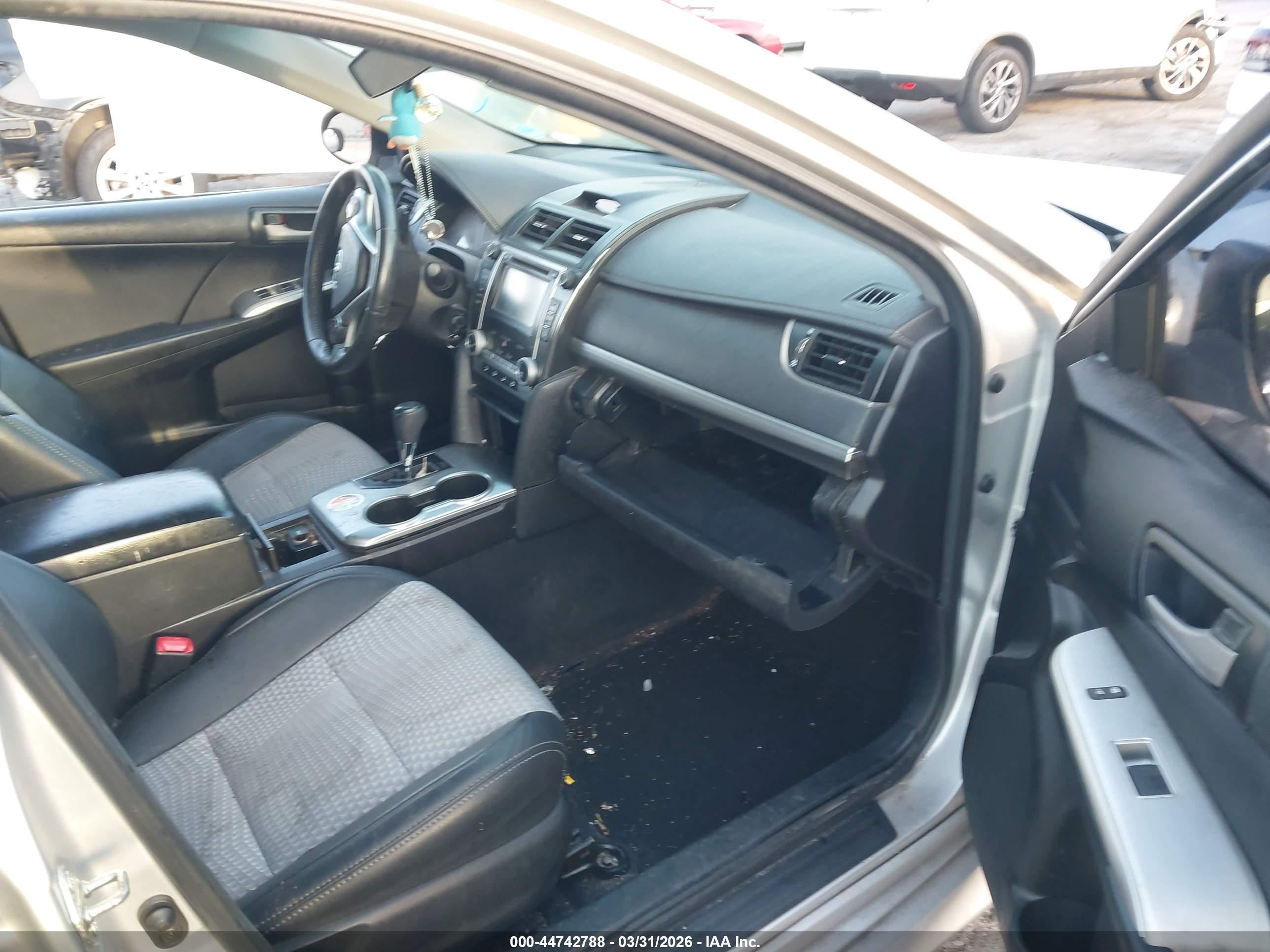 TOYOTA CAMRY image 5