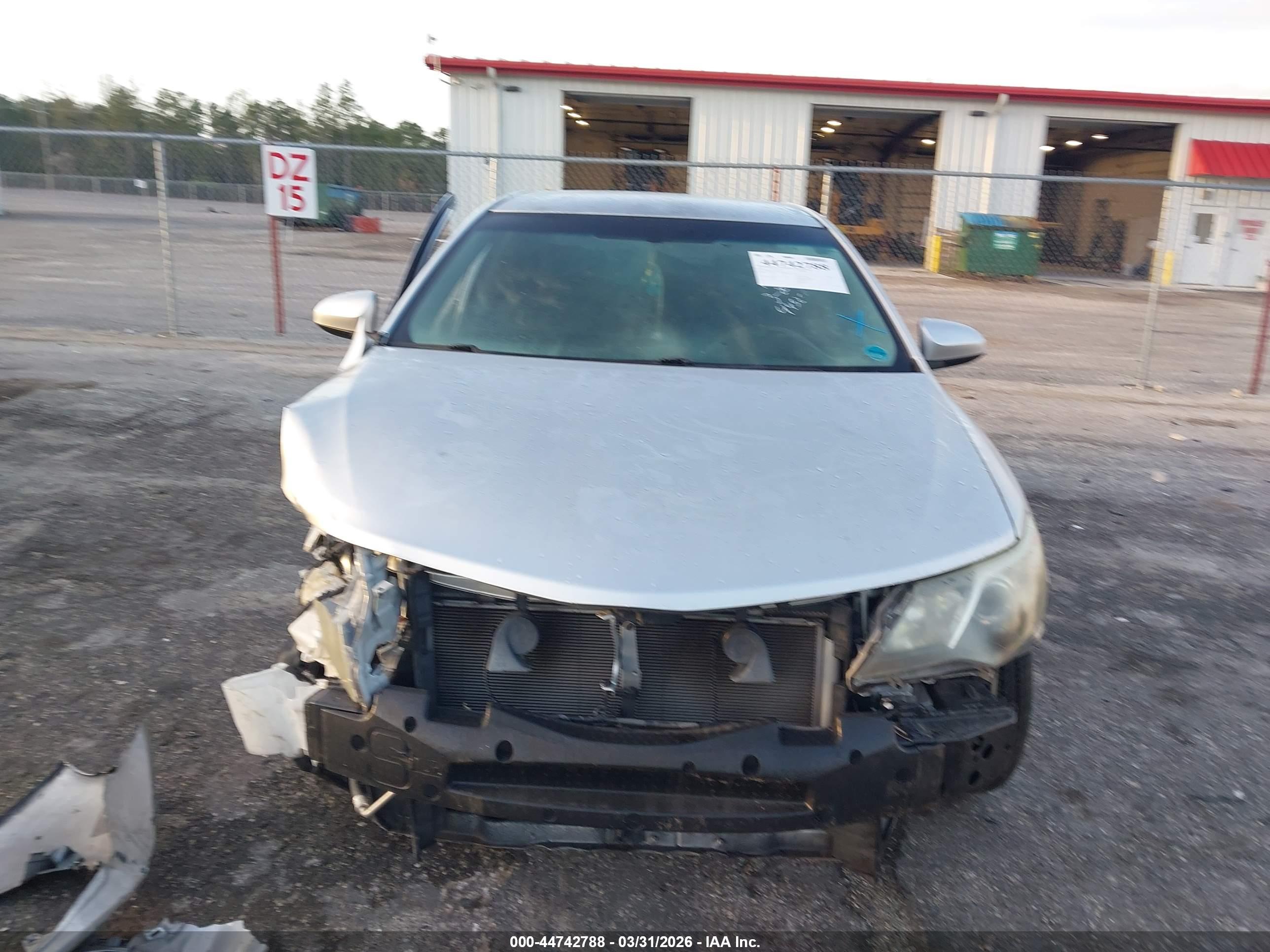 TOYOTA CAMRY image 6