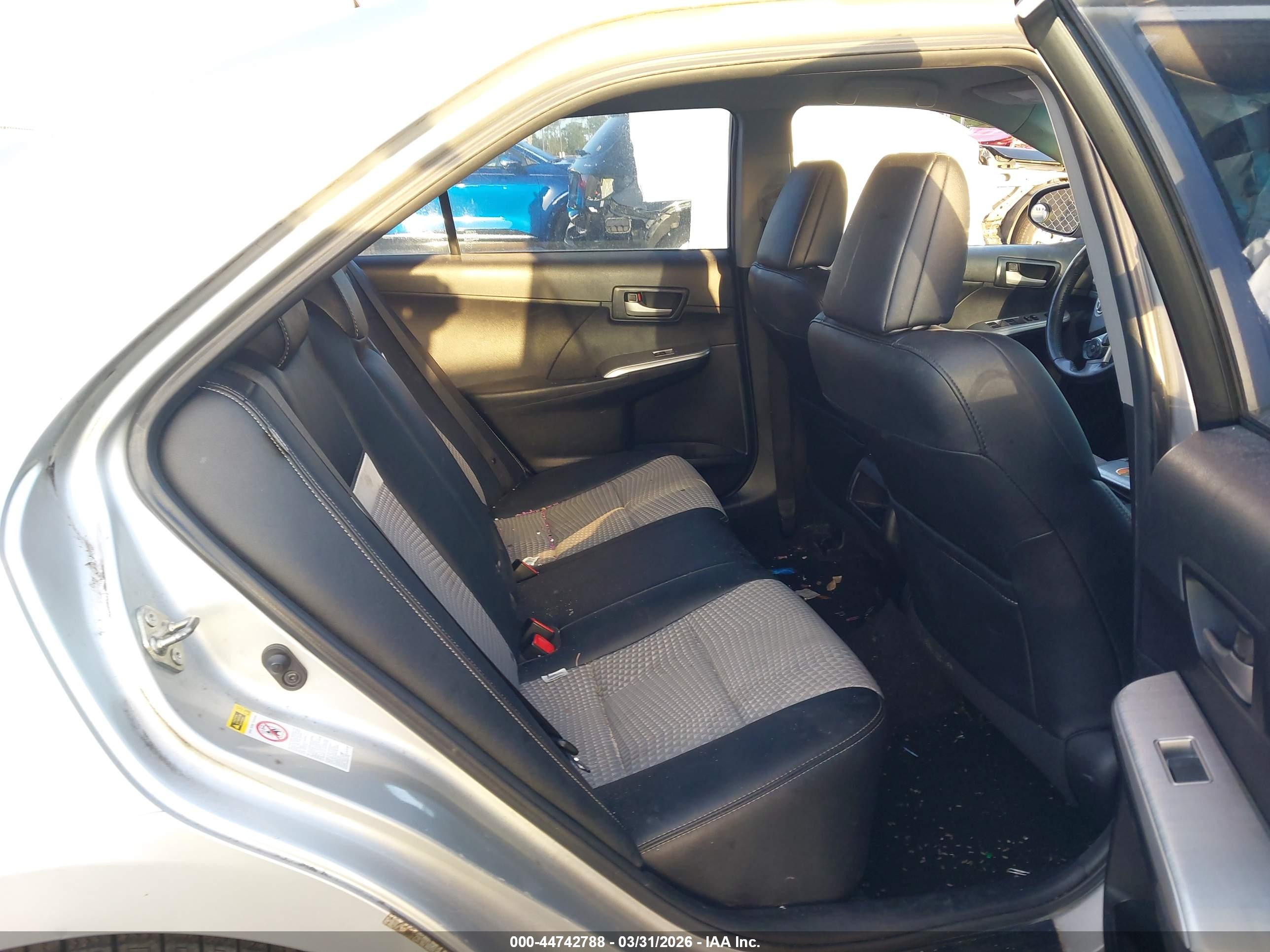 TOYOTA CAMRY image 8