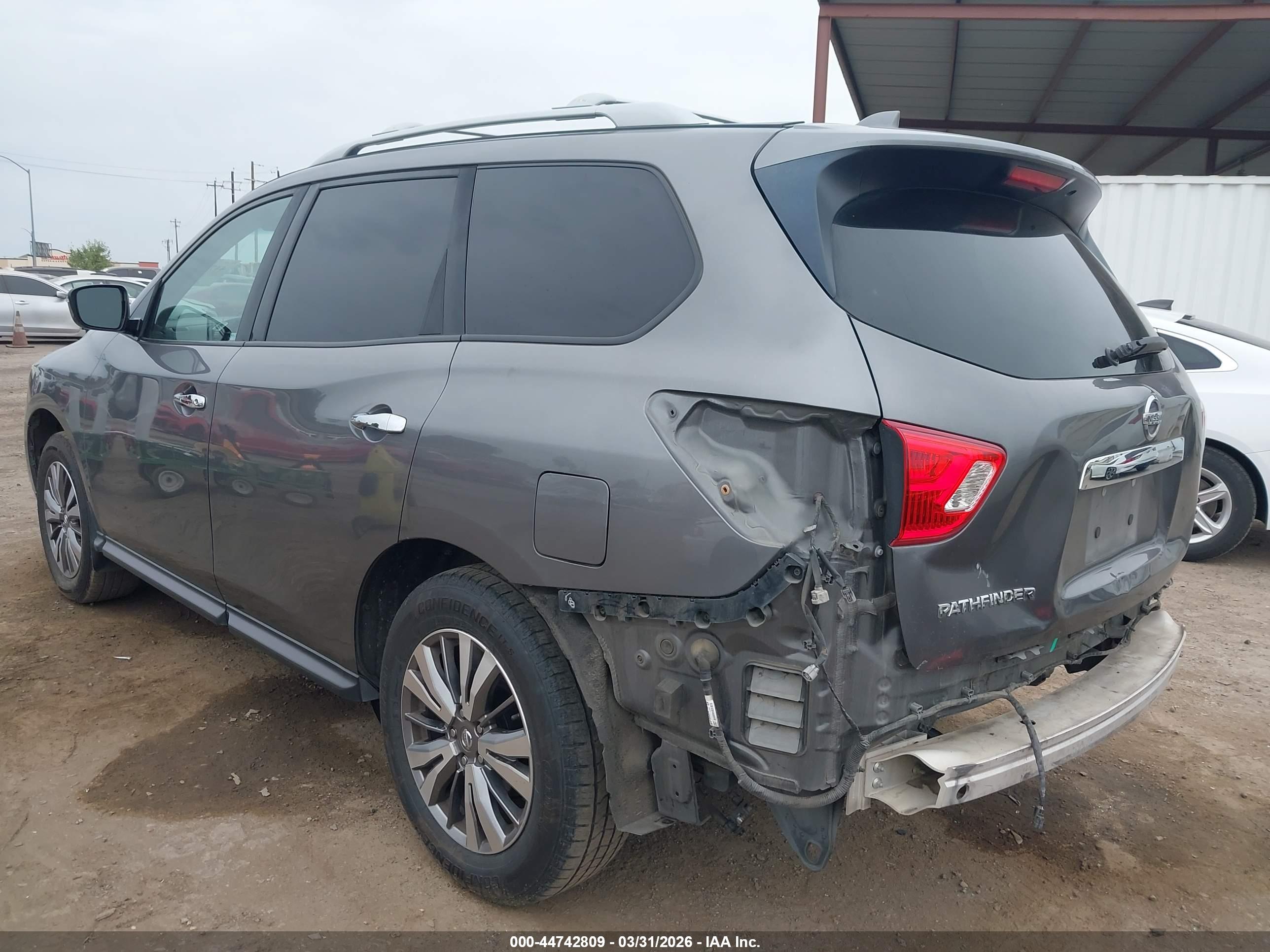 NISSAN PATHFINDER image 3