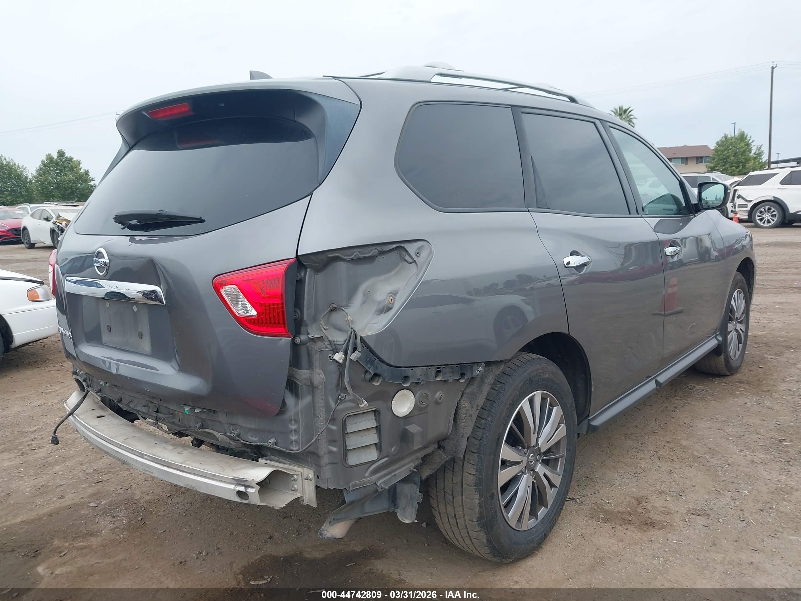 NISSAN PATHFINDER image 4