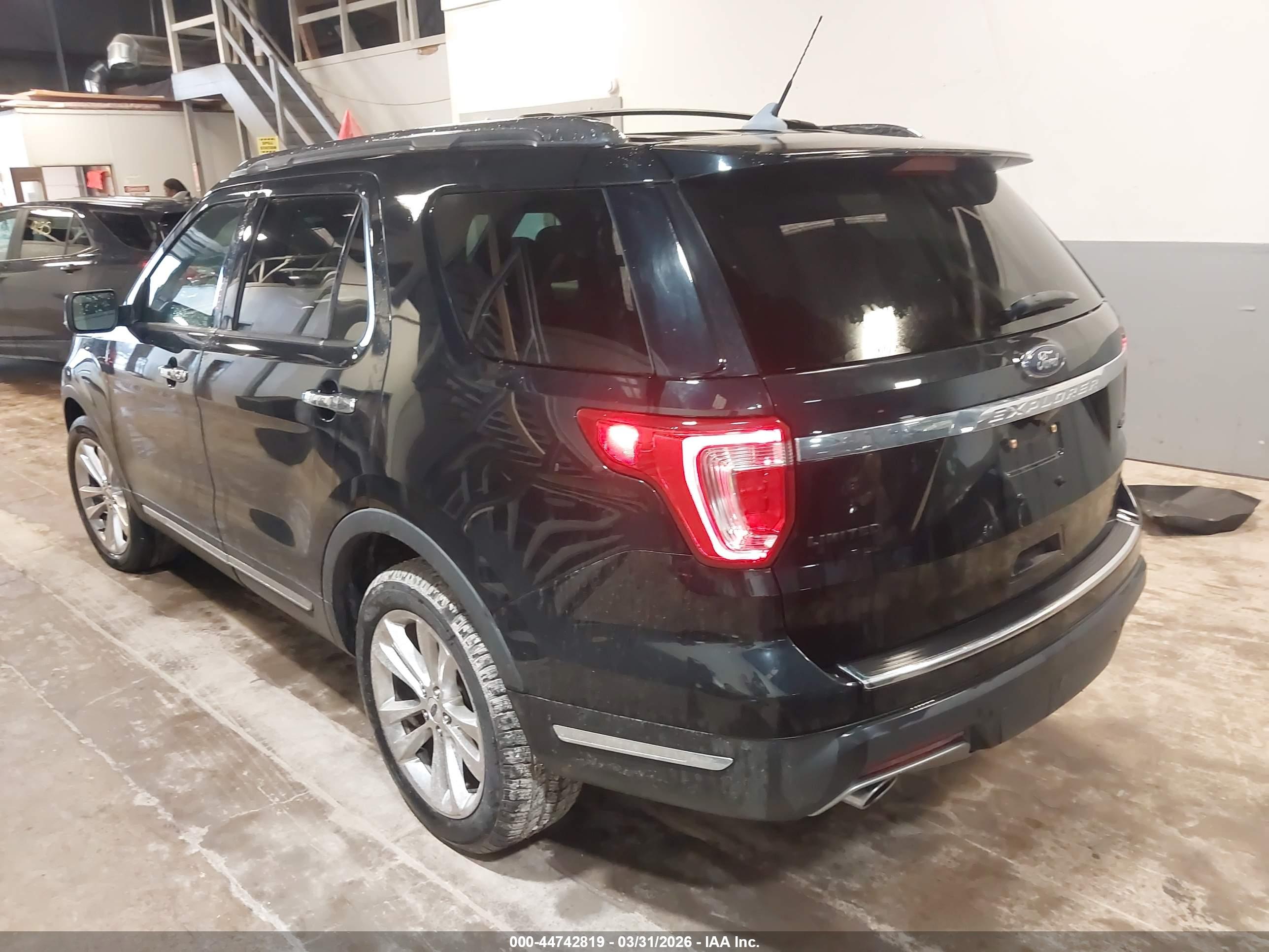 FORD EXPLORER image 3
