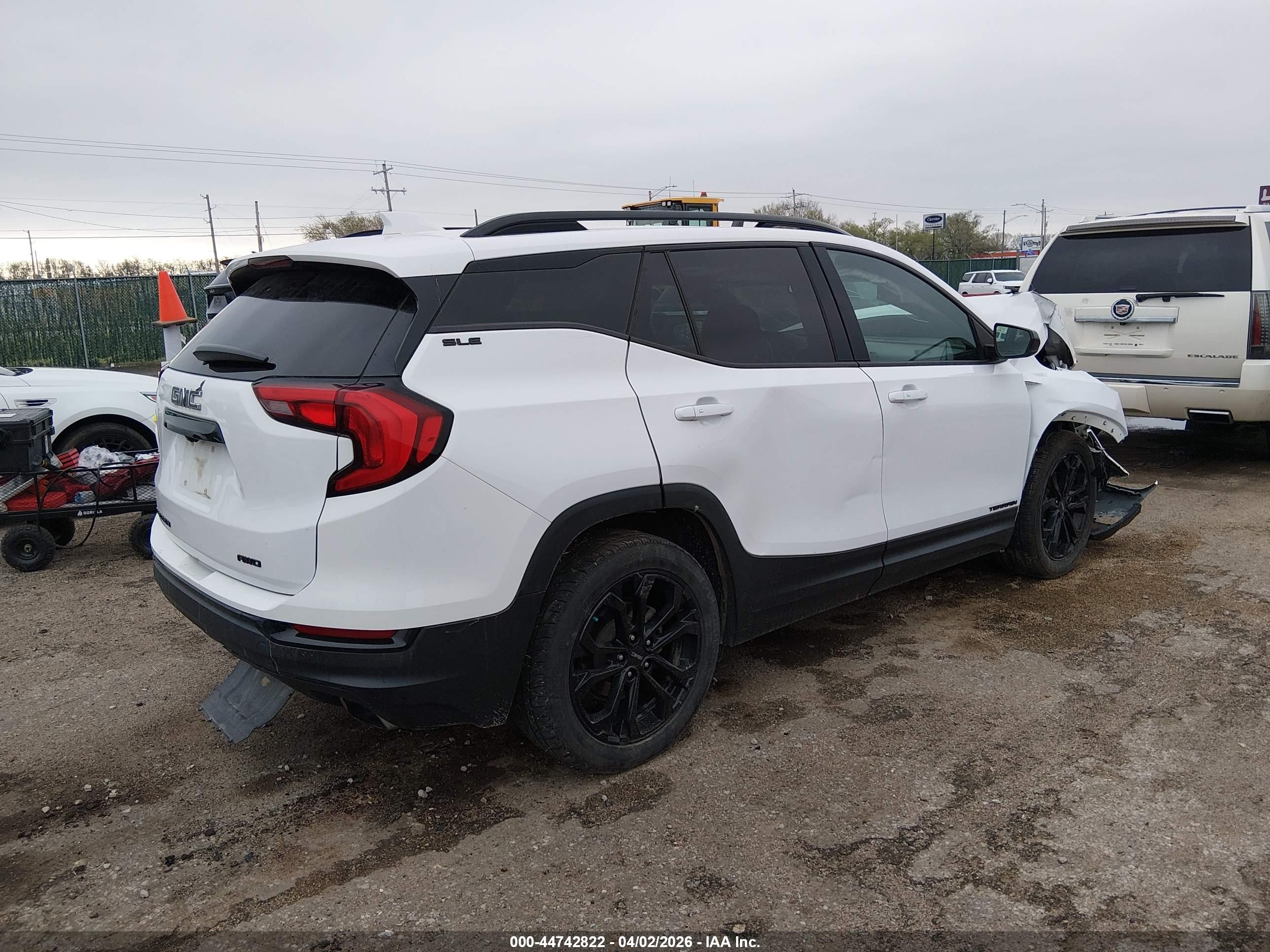 GMC TERRAIN image 4