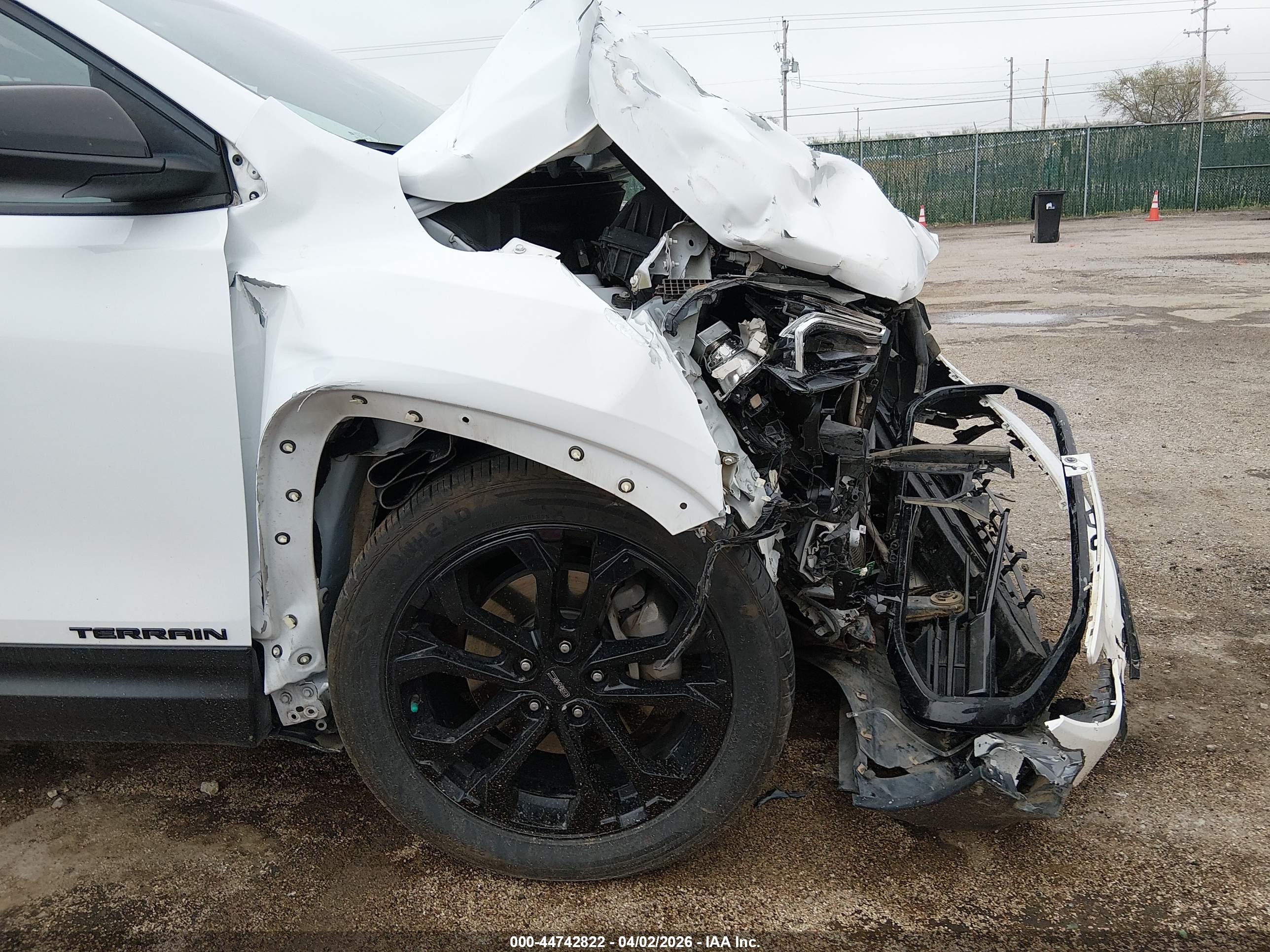 GMC TERRAIN image 6