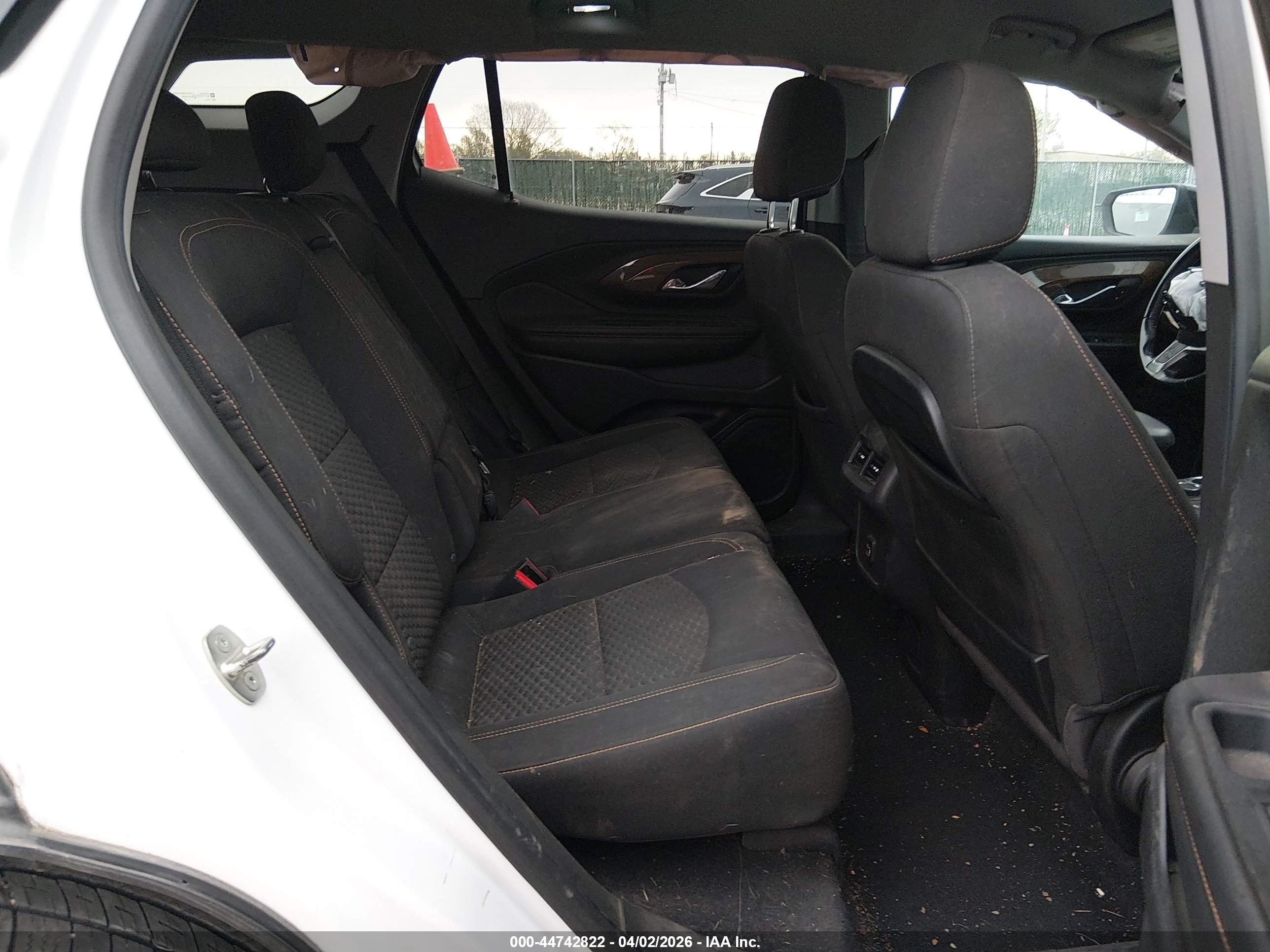 GMC TERRAIN image 8