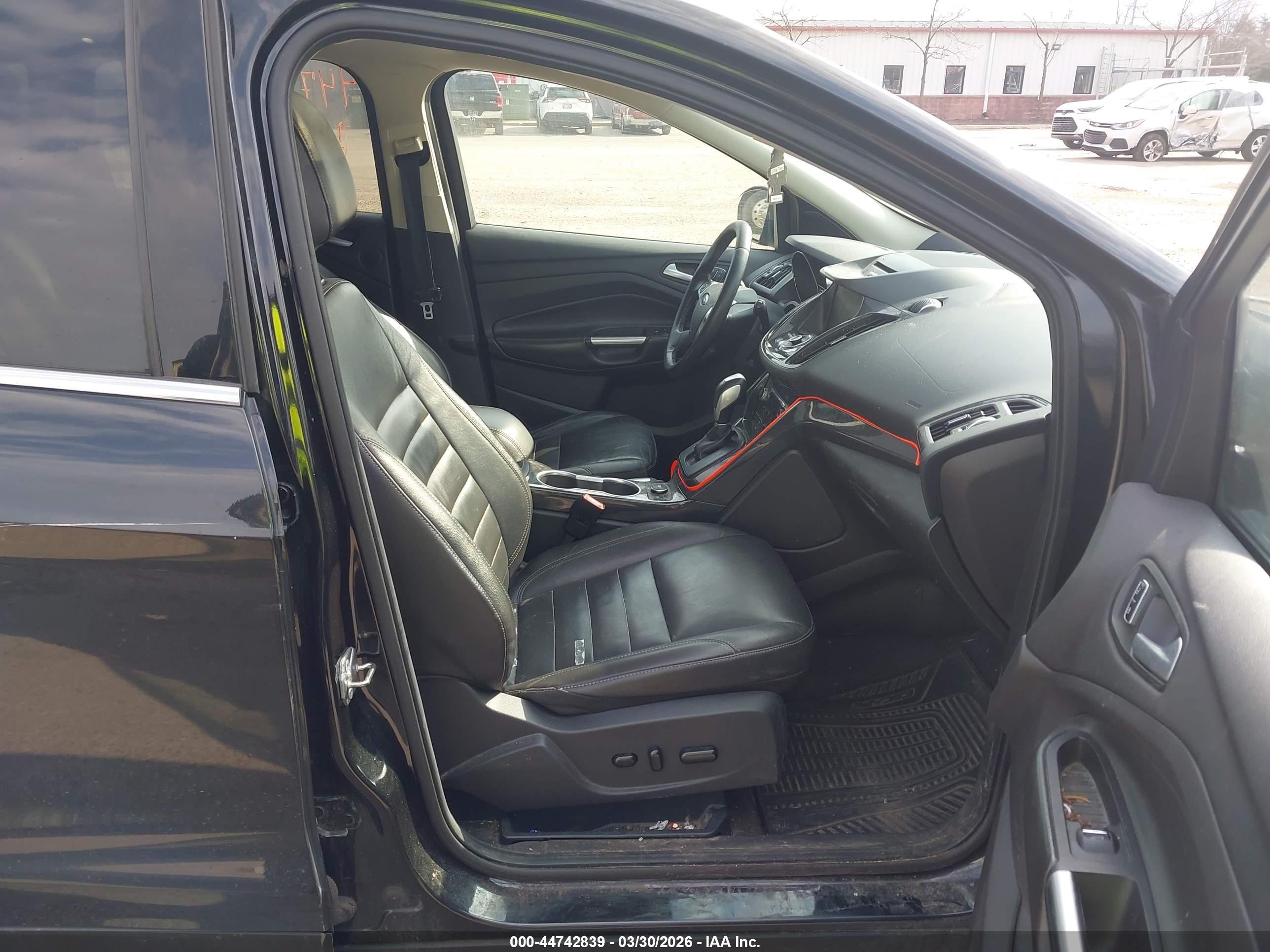 FORD ESCAPE image 5