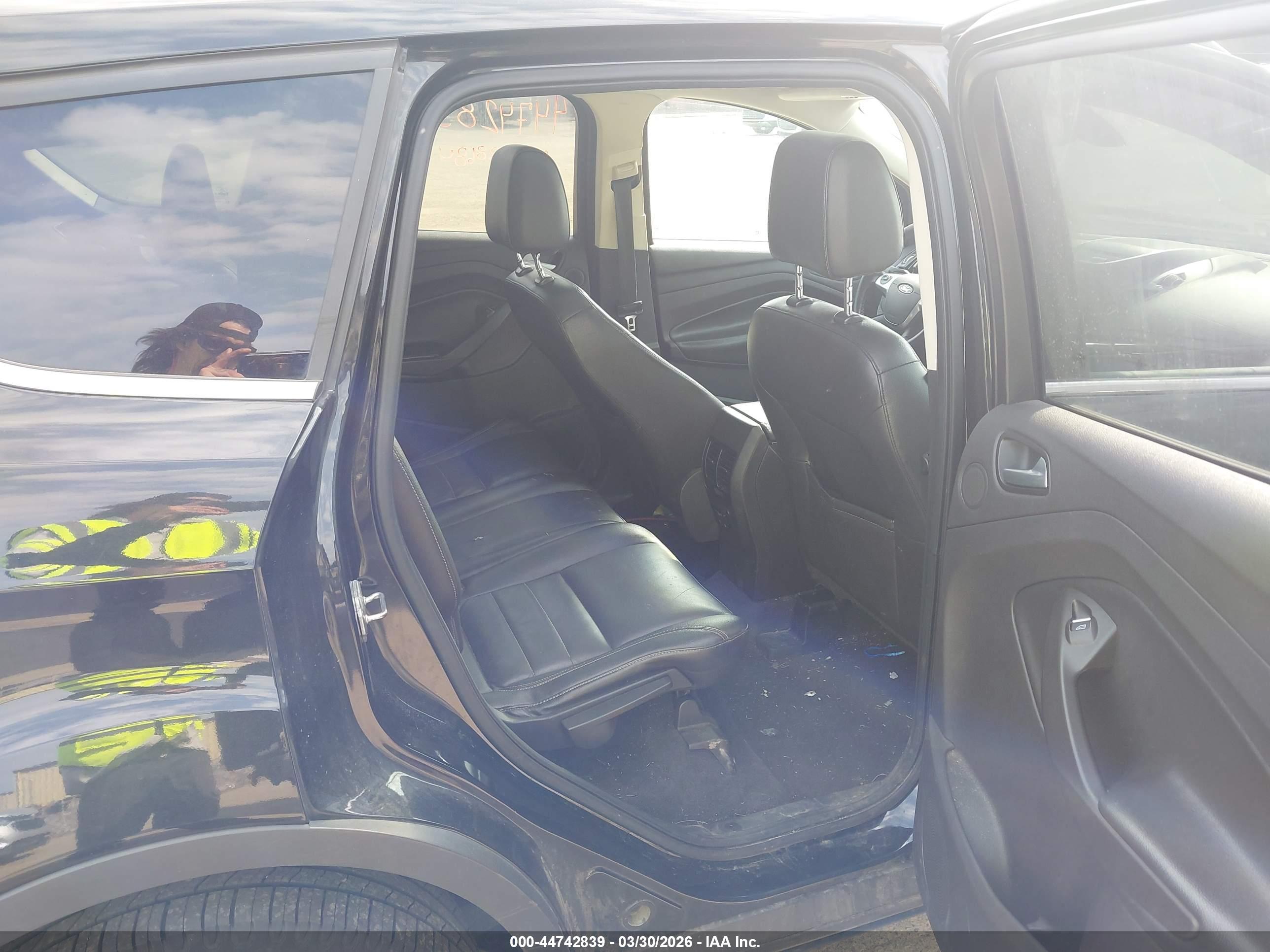 FORD ESCAPE image 8