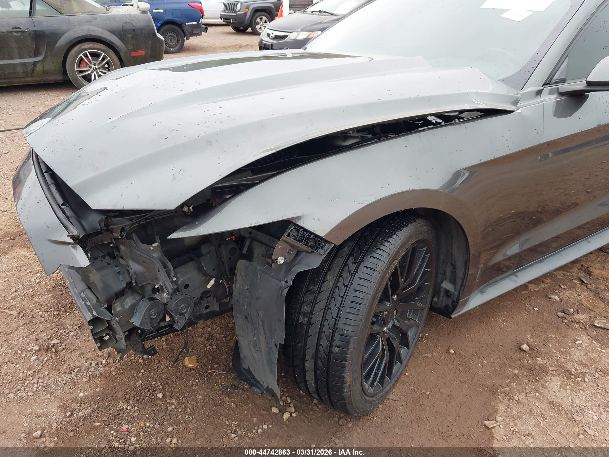 FORD MUSTANG image 6