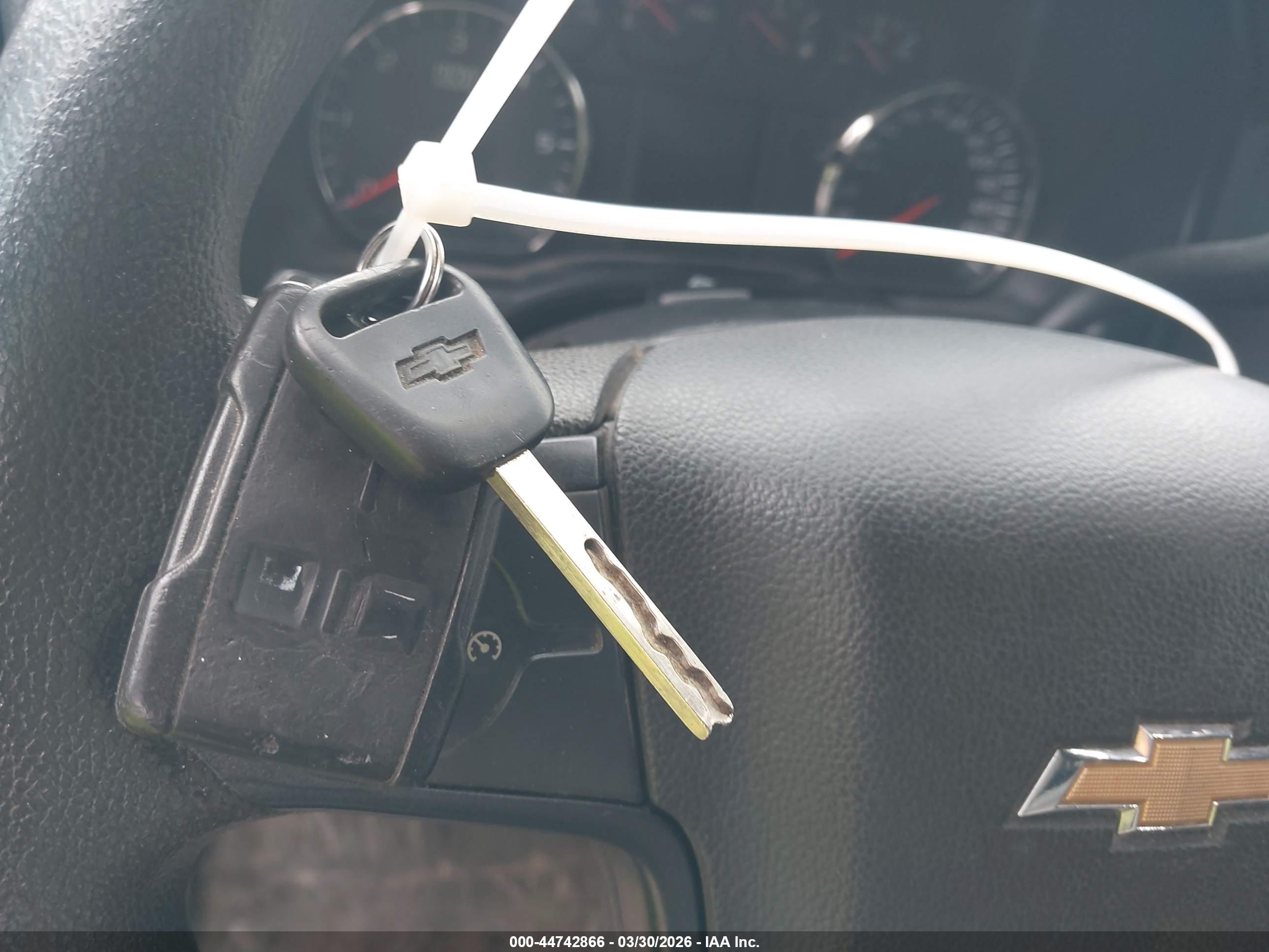 CHEVROLET SILVERADO image 11