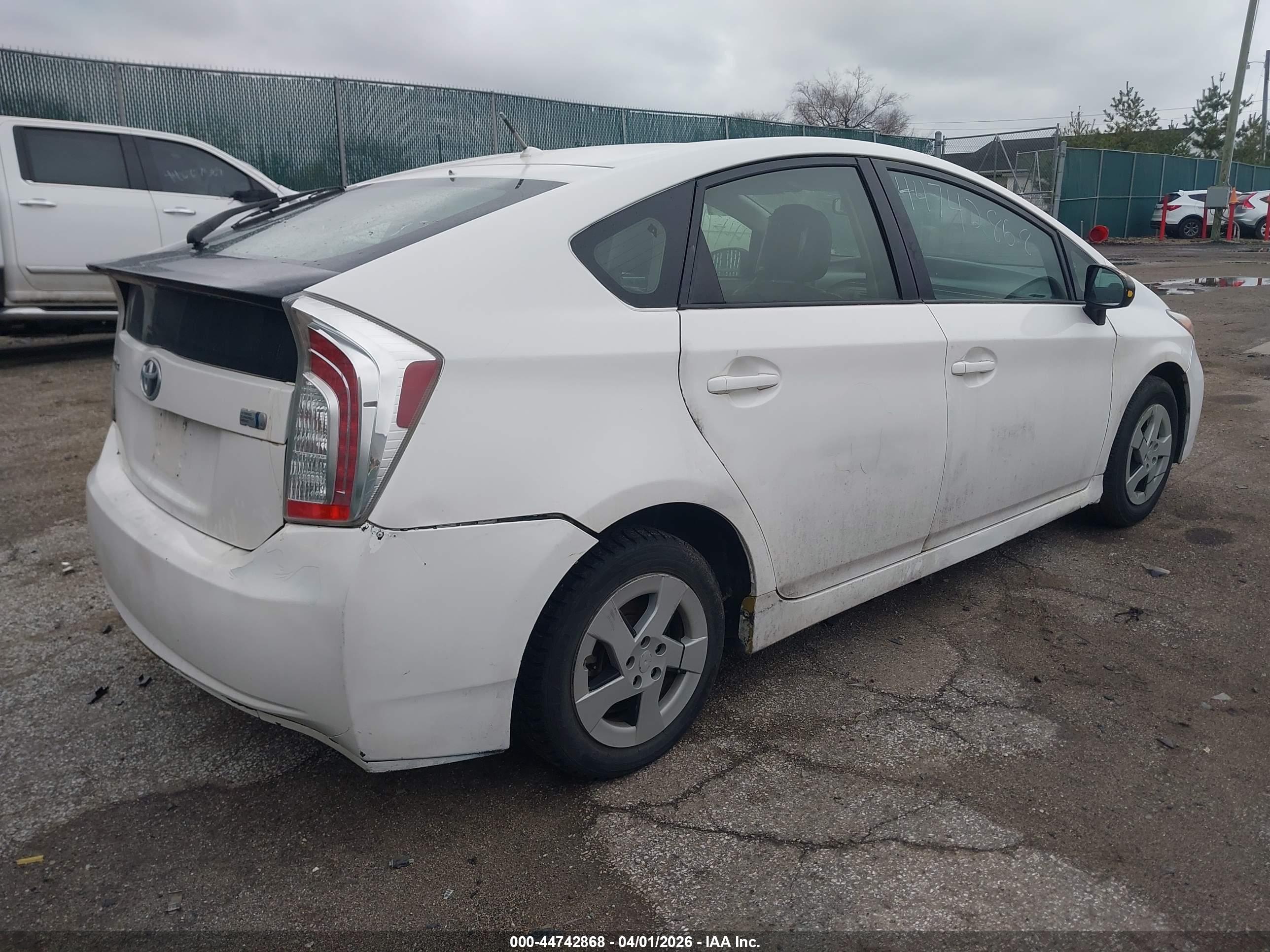 TOYOTA PRIUS image 4