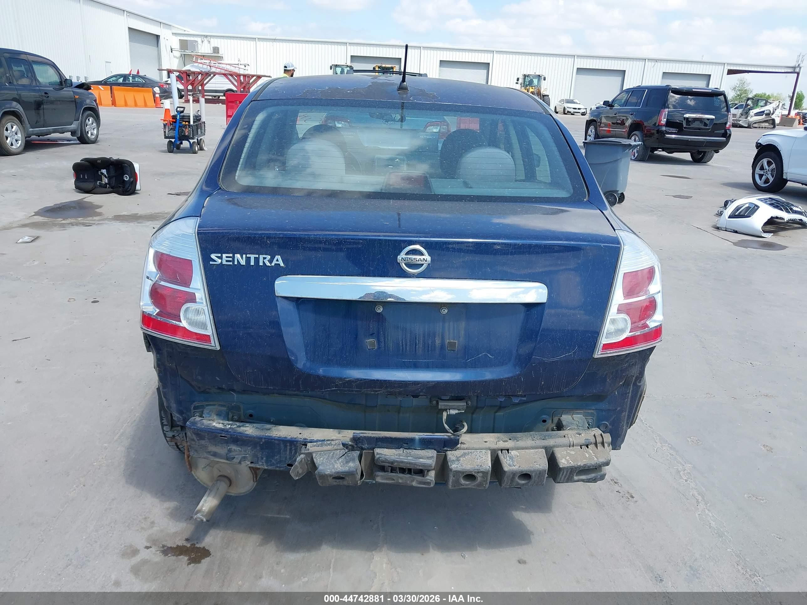 NISSAN SENTRA image 6
