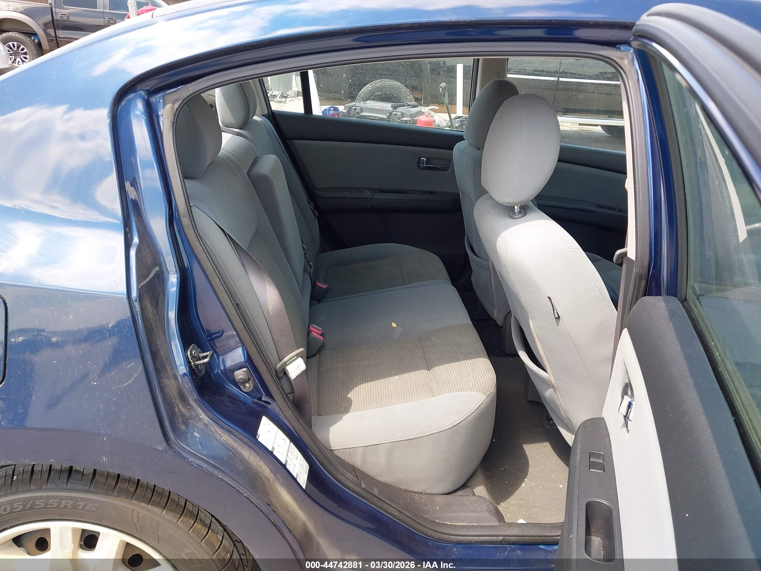 NISSAN SENTRA image 8