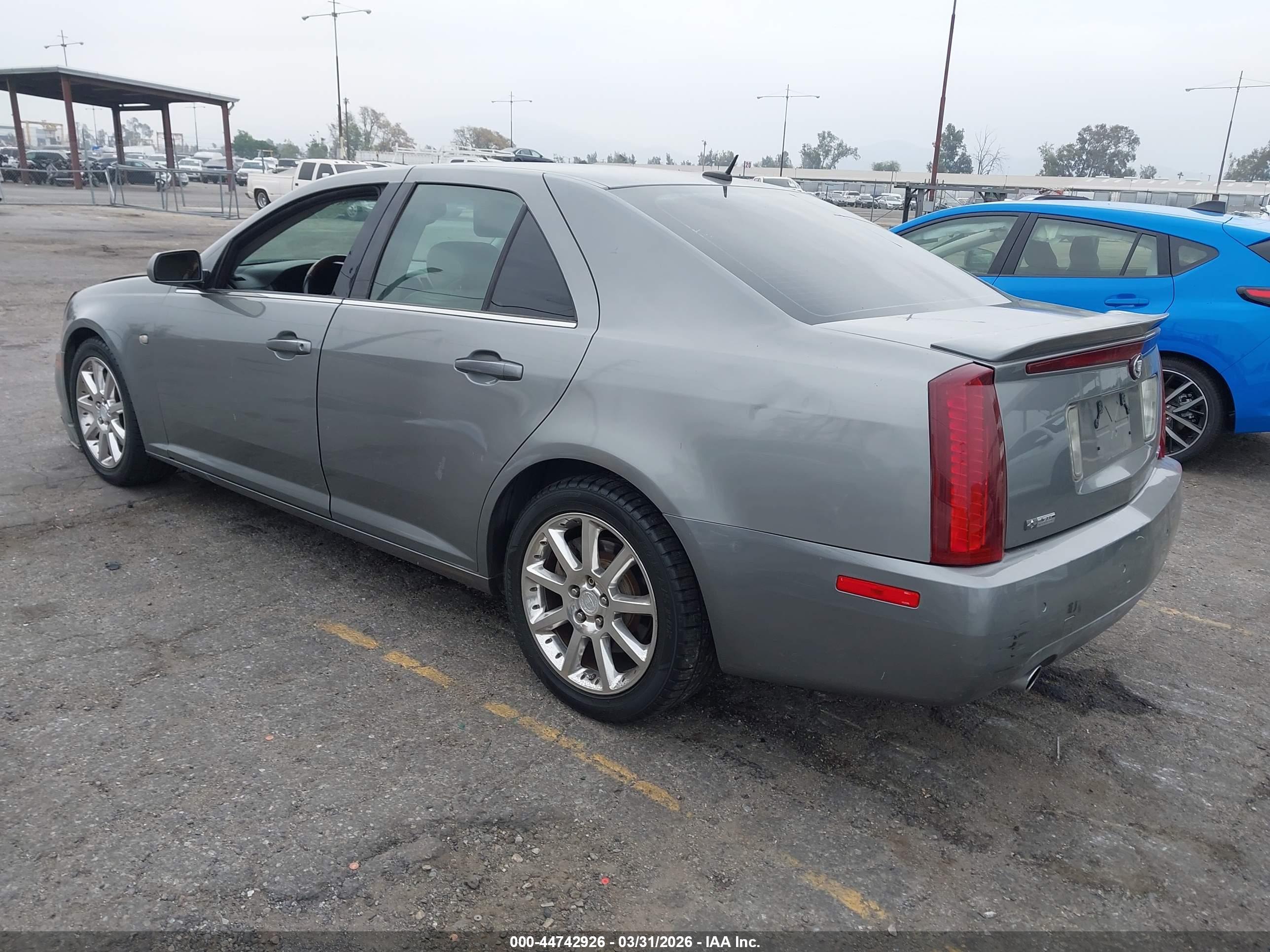 CADILLAC STS image 3