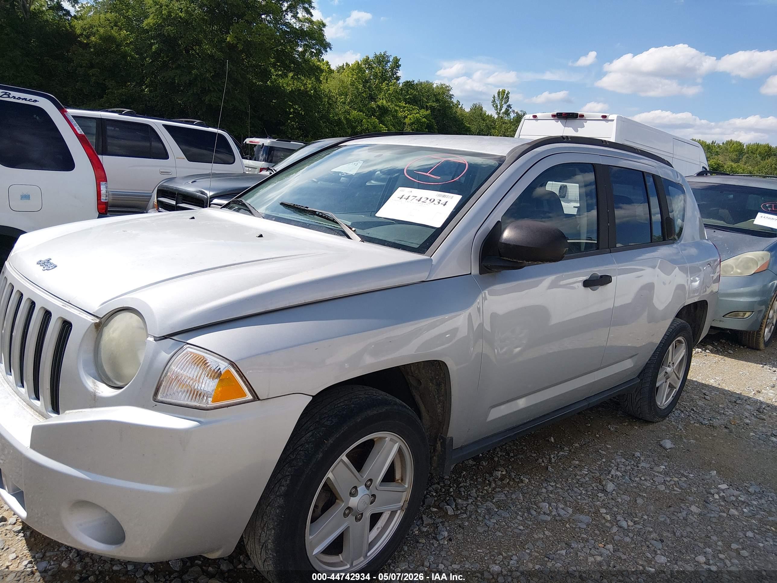 JEEP COMPASS image 2