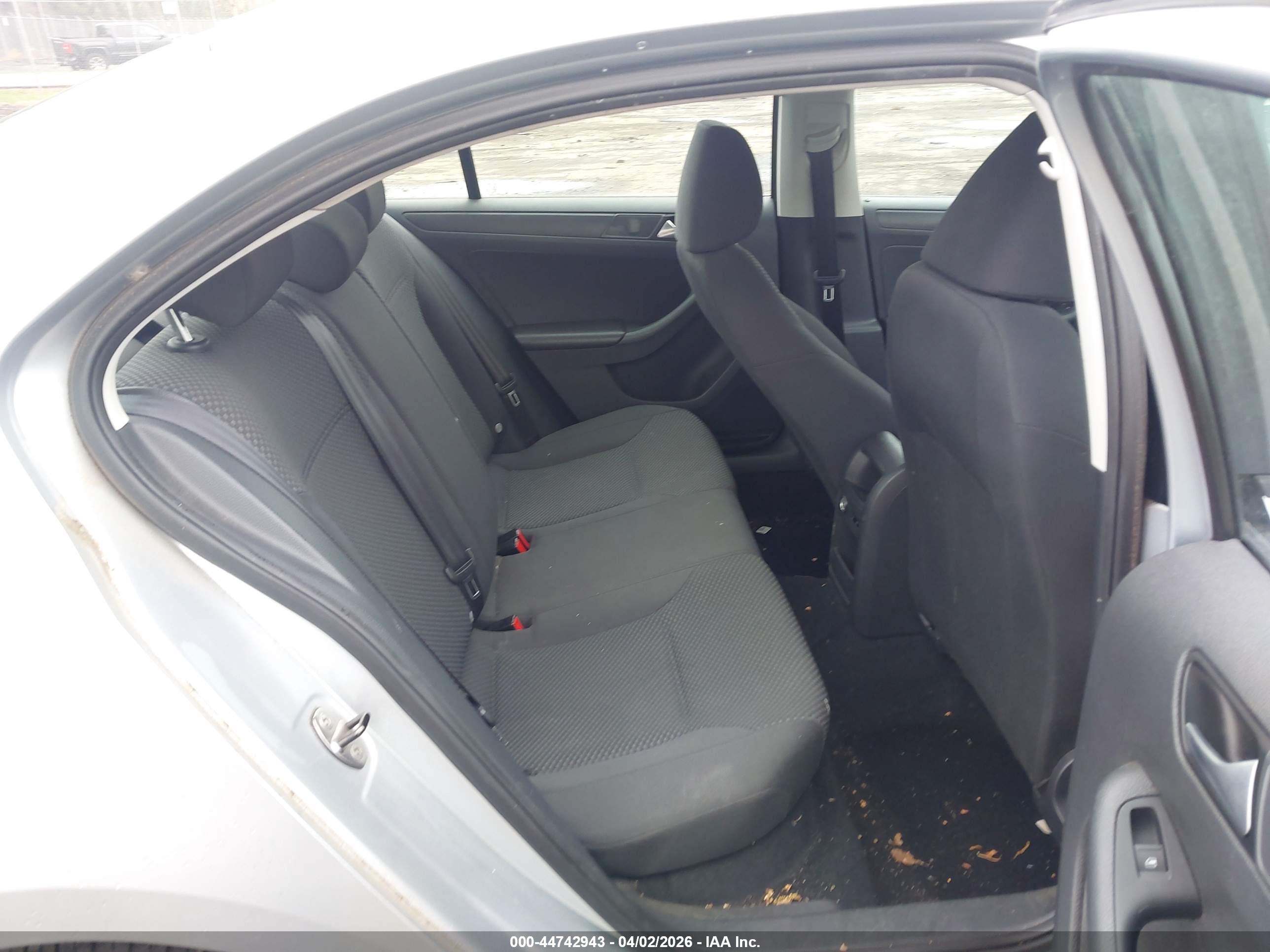 VOLKSWAGEN JETTA image 8