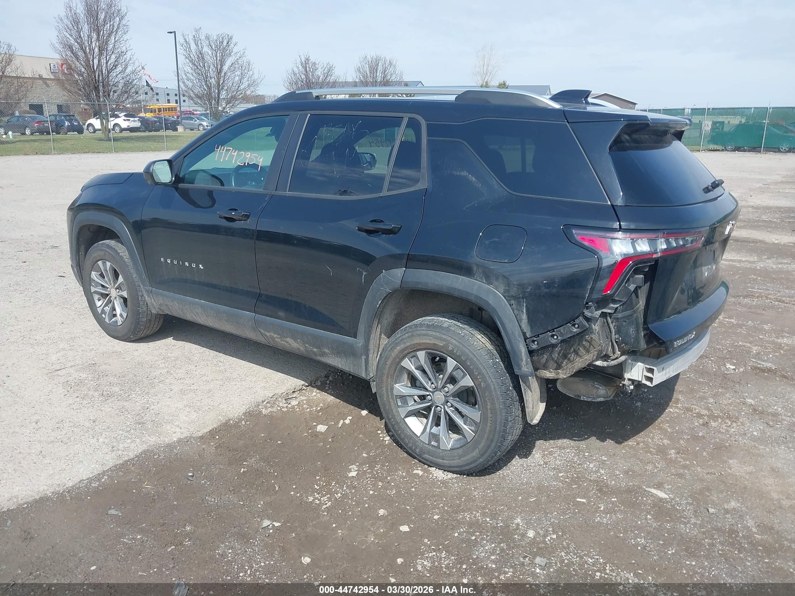 CHEVROLET EQUINOX image 3