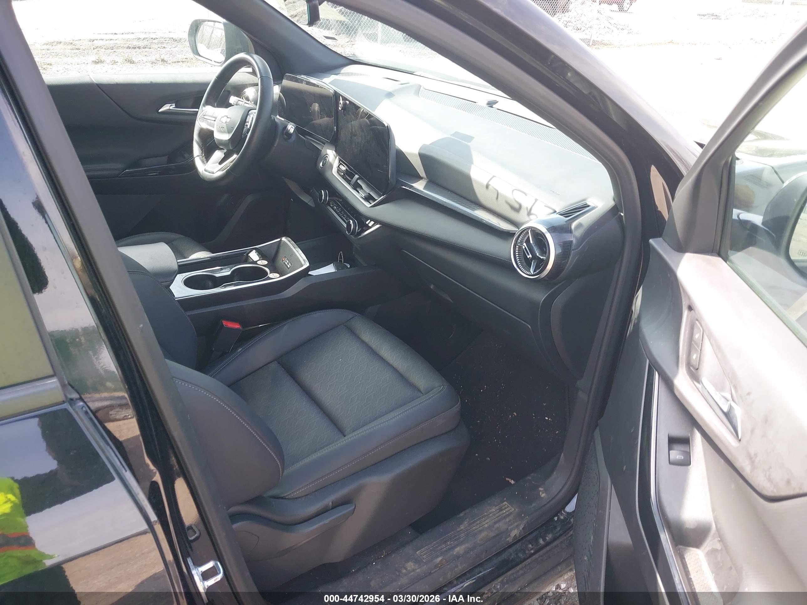 CHEVROLET EQUINOX image 5