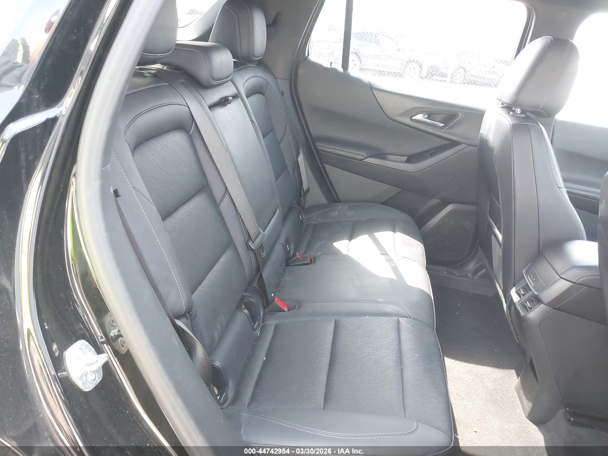 CHEVROLET EQUINOX image 8