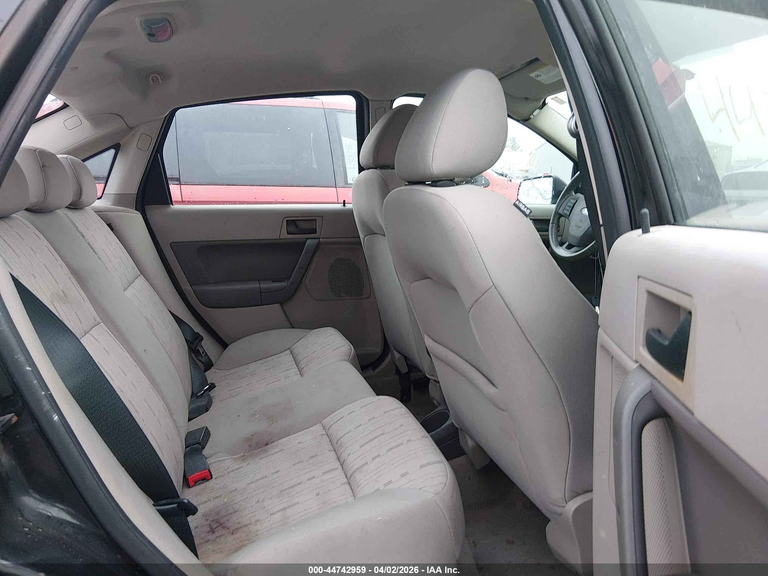 FORD FOCUS image 8