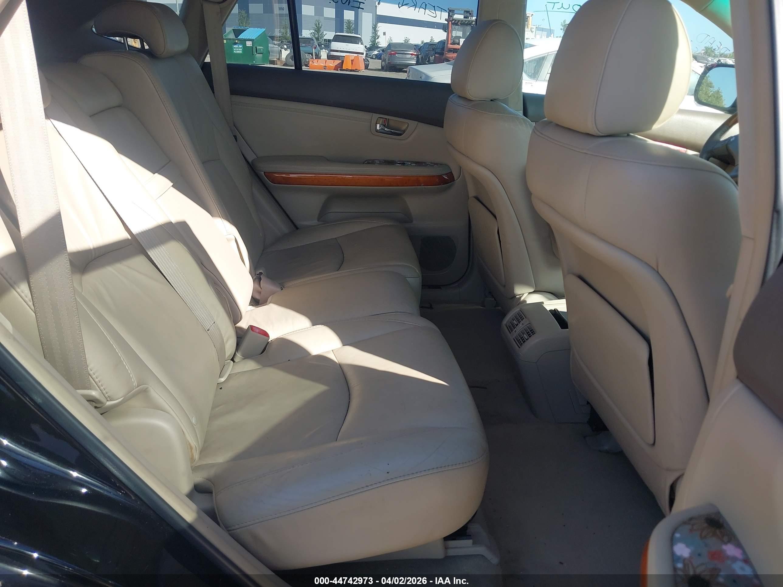 LEXUS RX image 8
