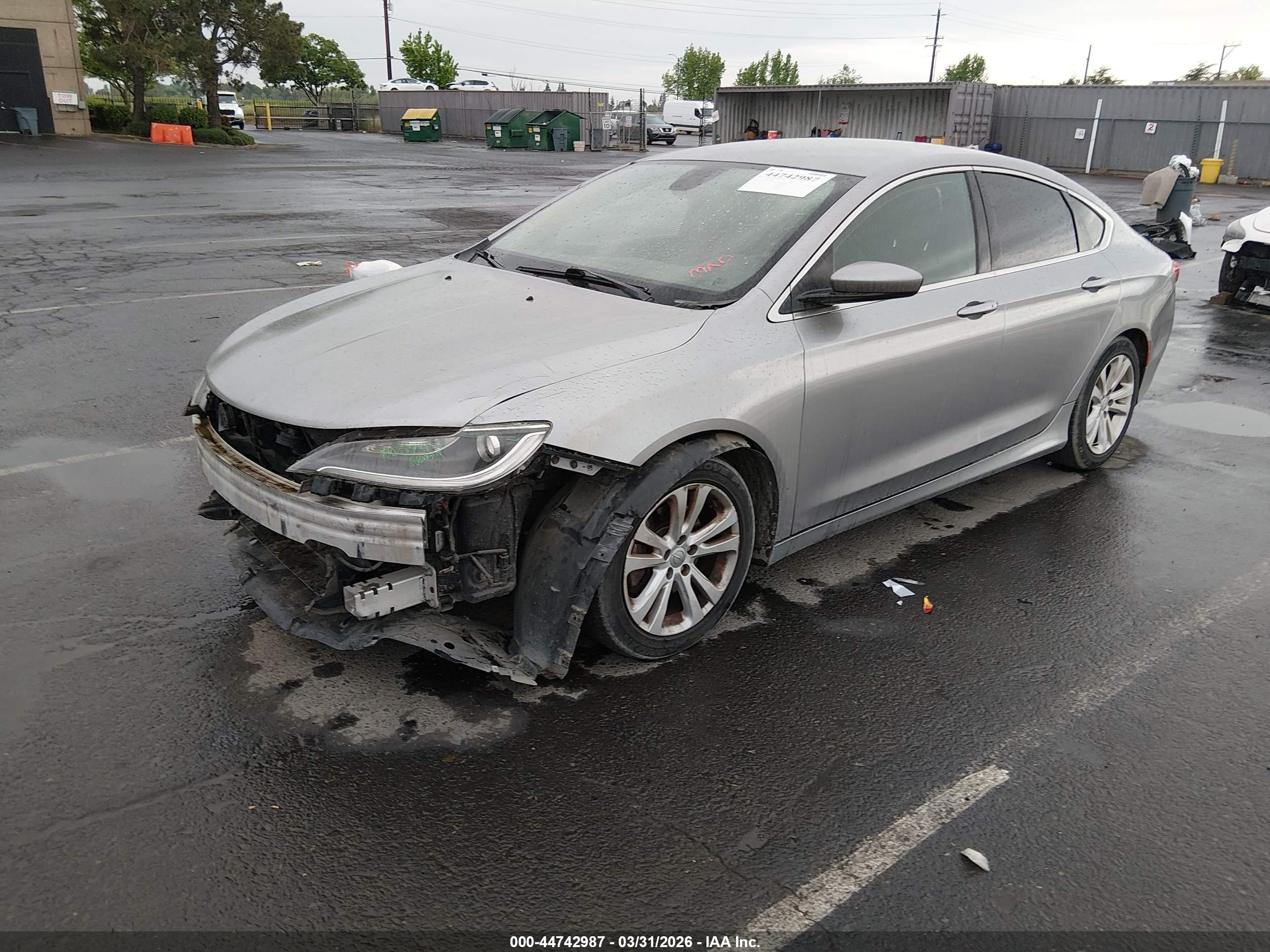 CHRYSLER 200 image 2