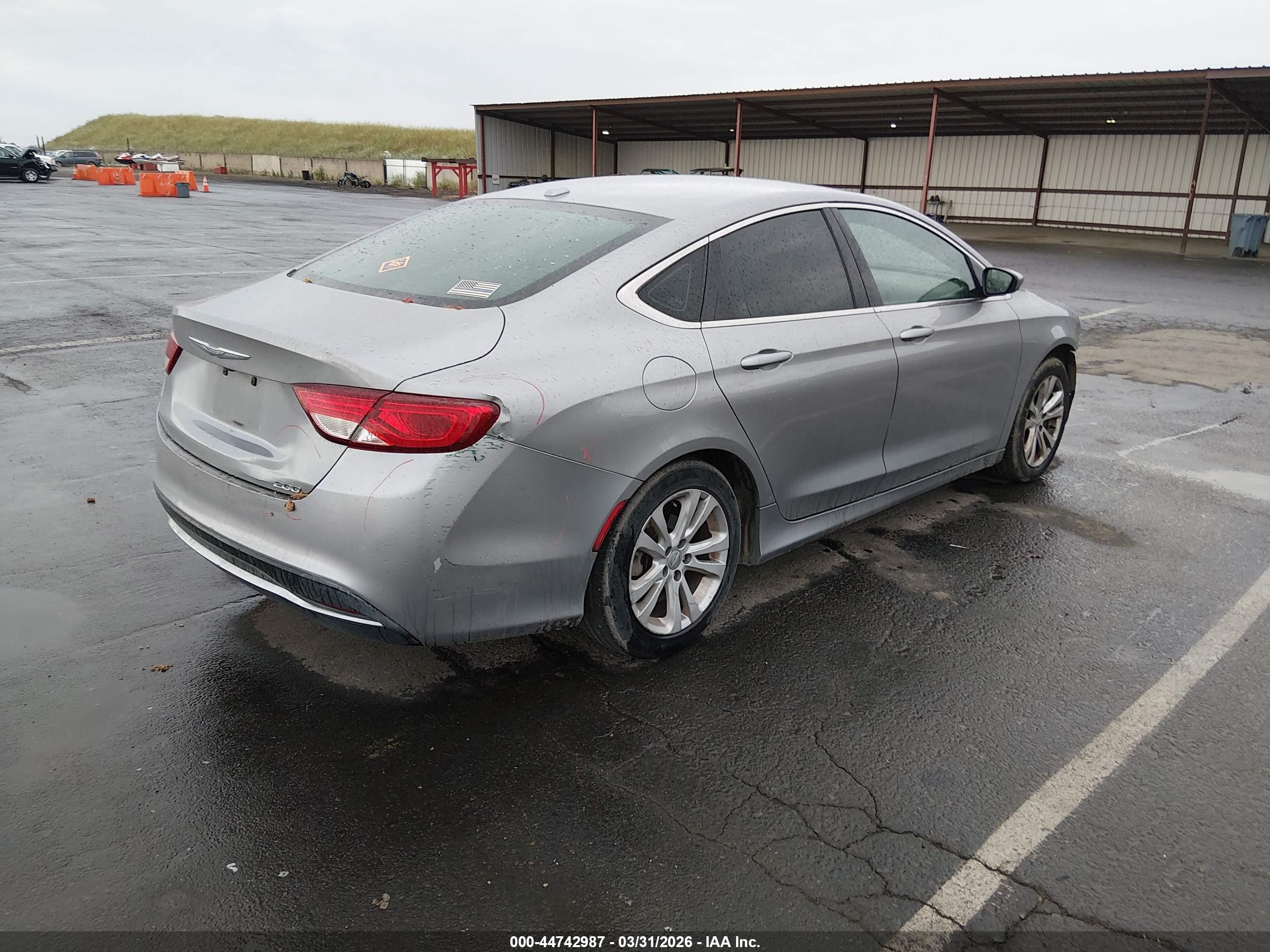 CHRYSLER 200 image 4