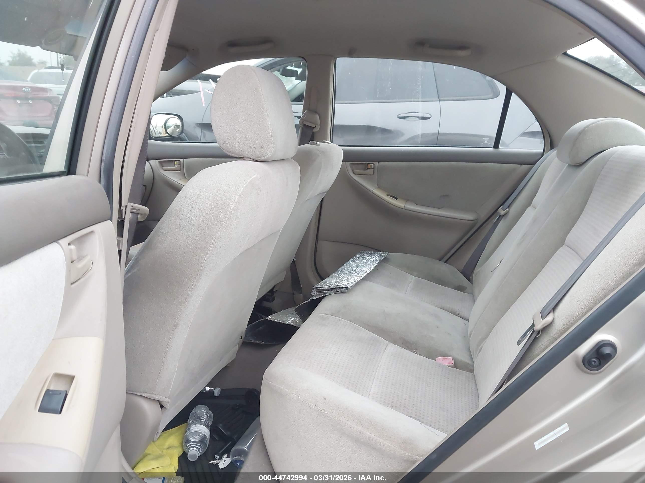 TOYOTA COROLLA image 8