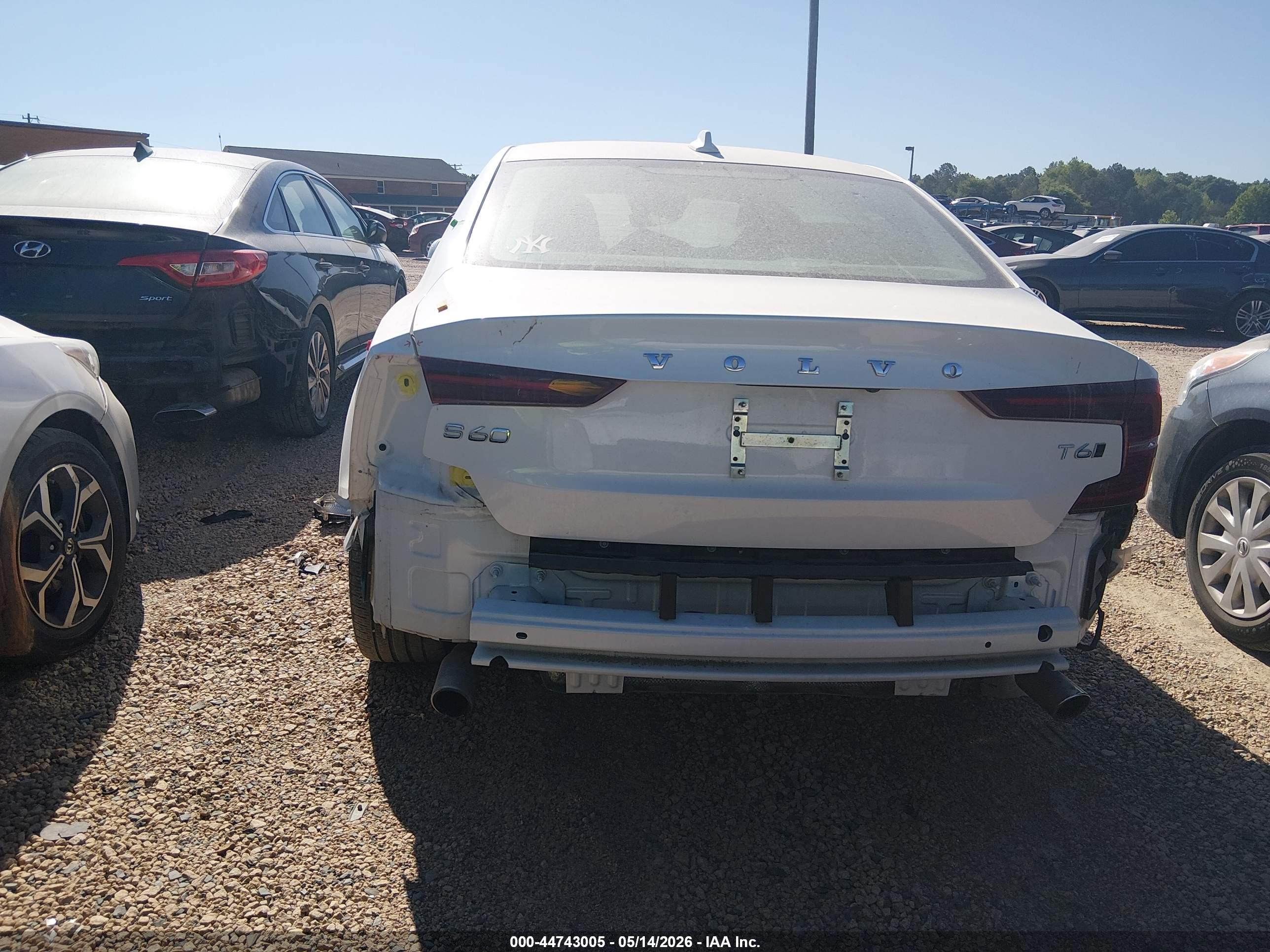 VOLVO S60 image 6