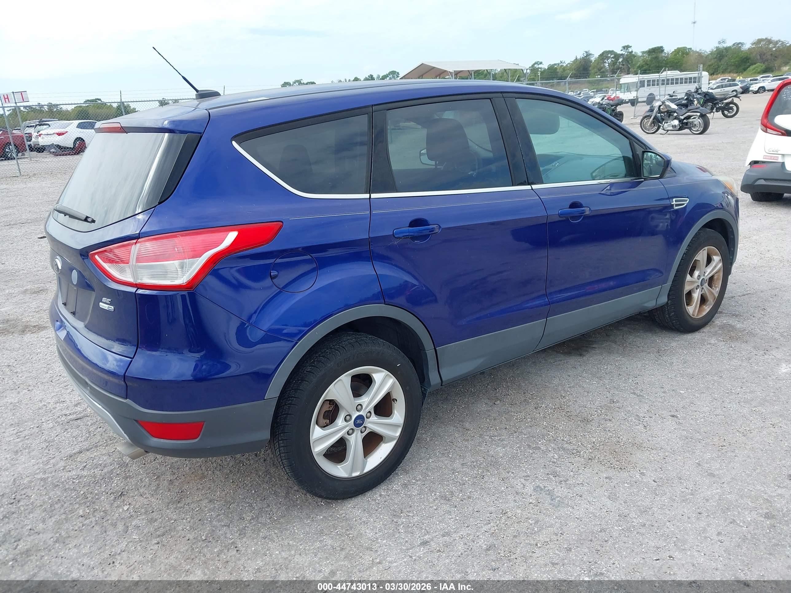 FORD ESCAPE image 4