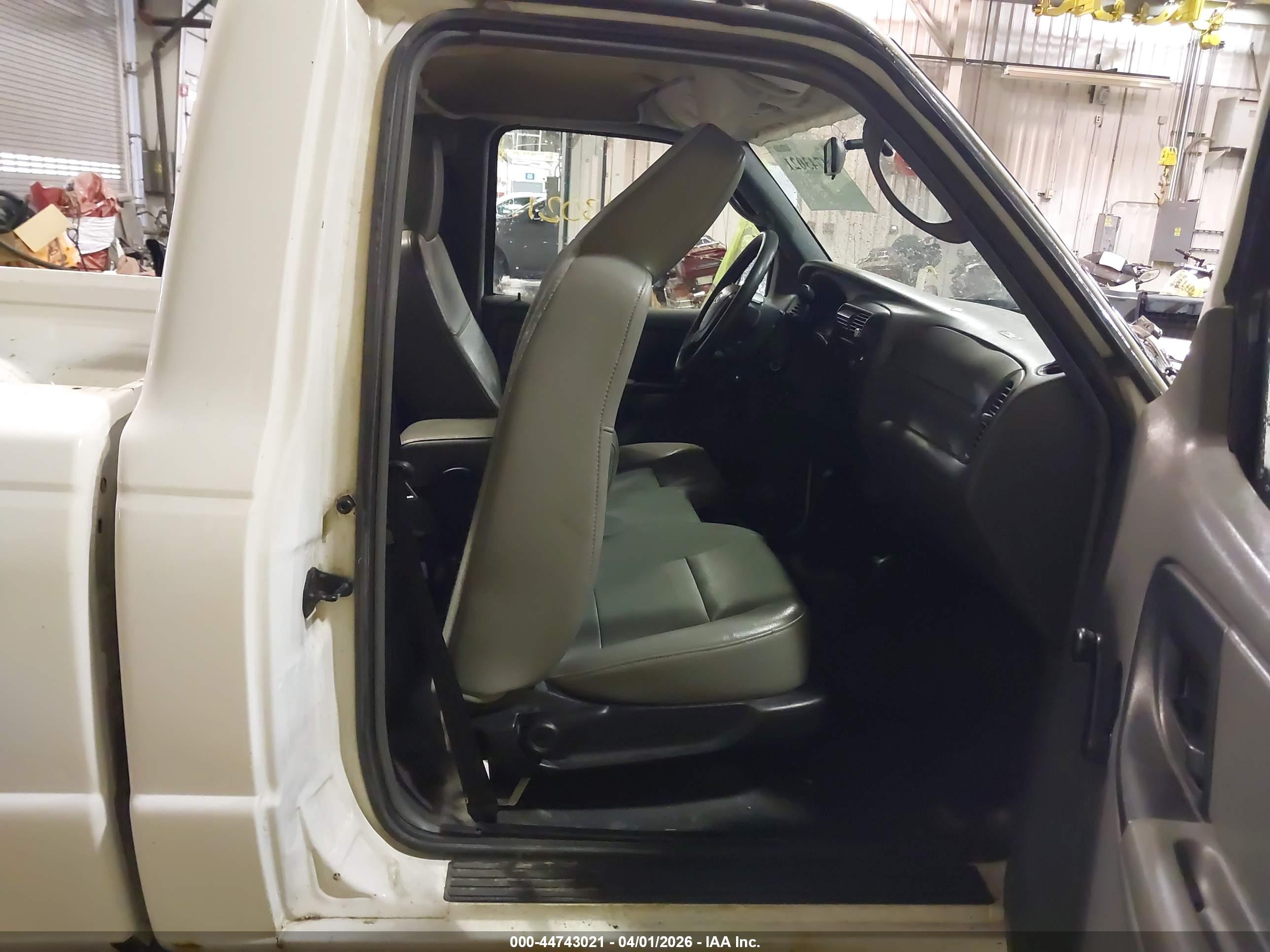 FORD RANGER image 8