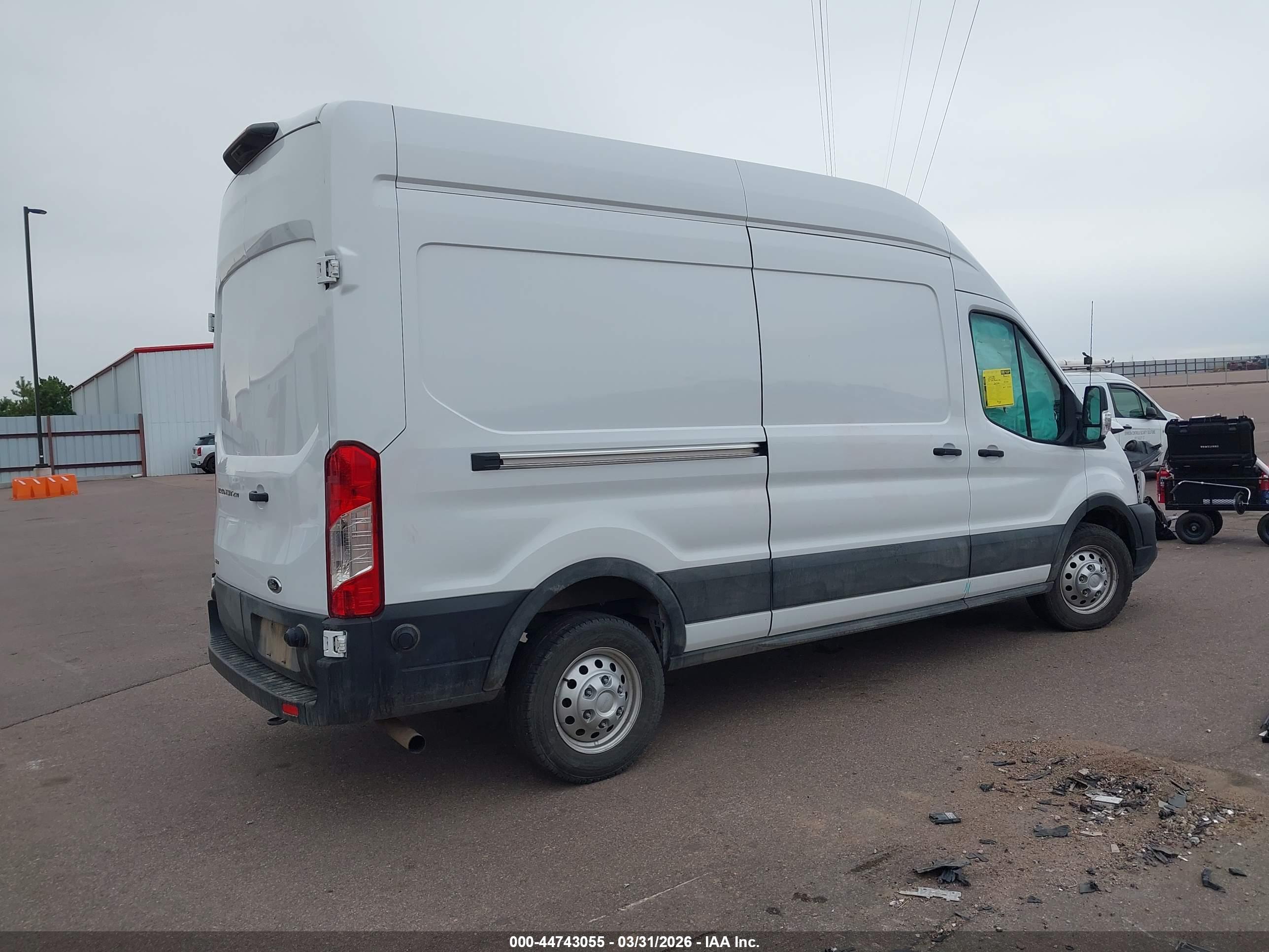 FORD TRANSIT-250 image 4