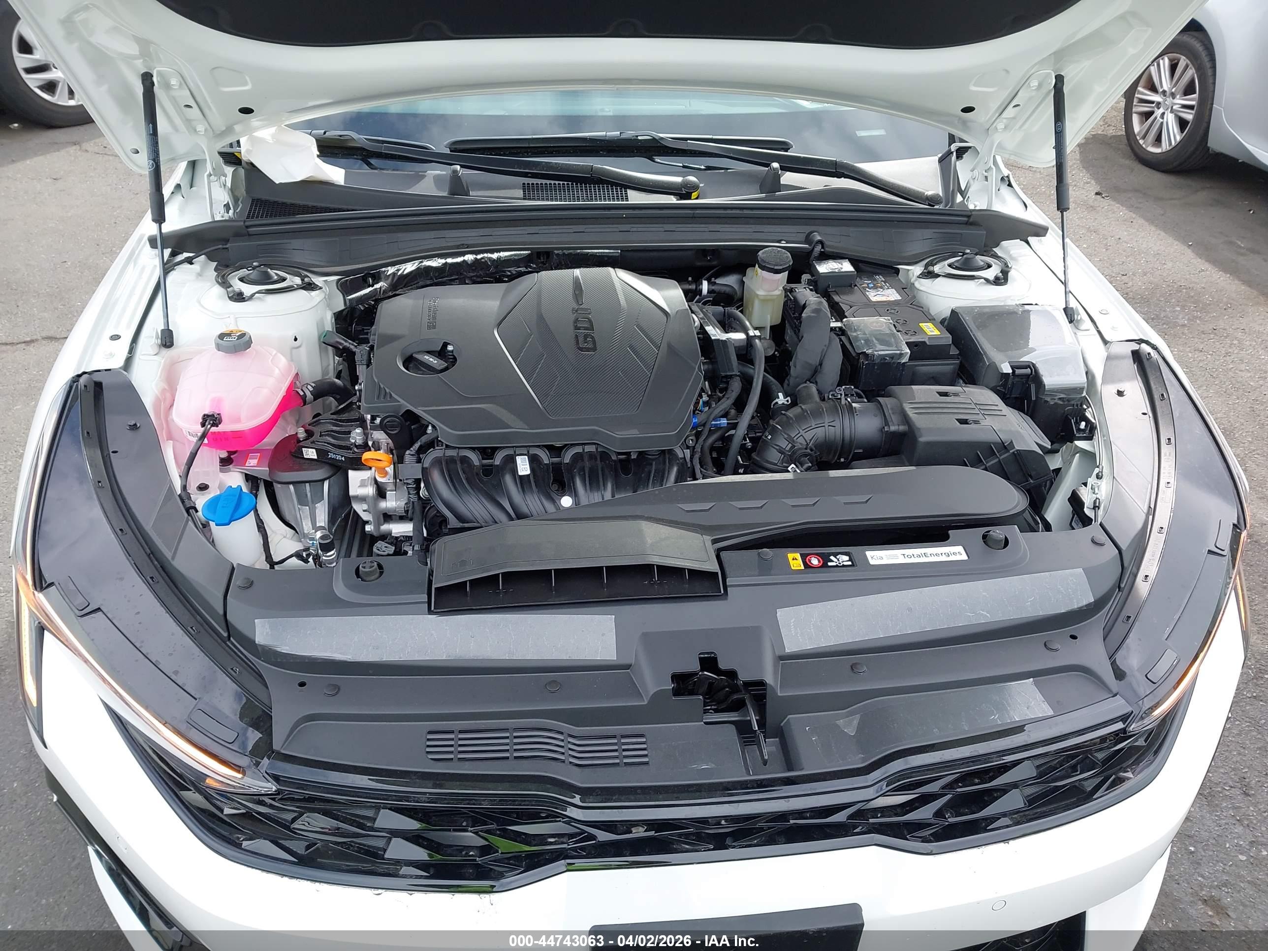 KIA K5 image 10