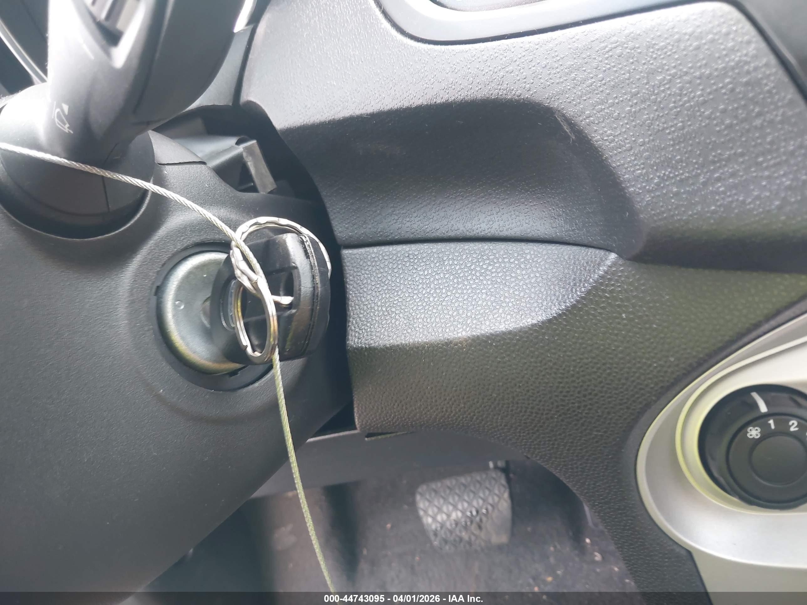 FORD FIESTA image 11