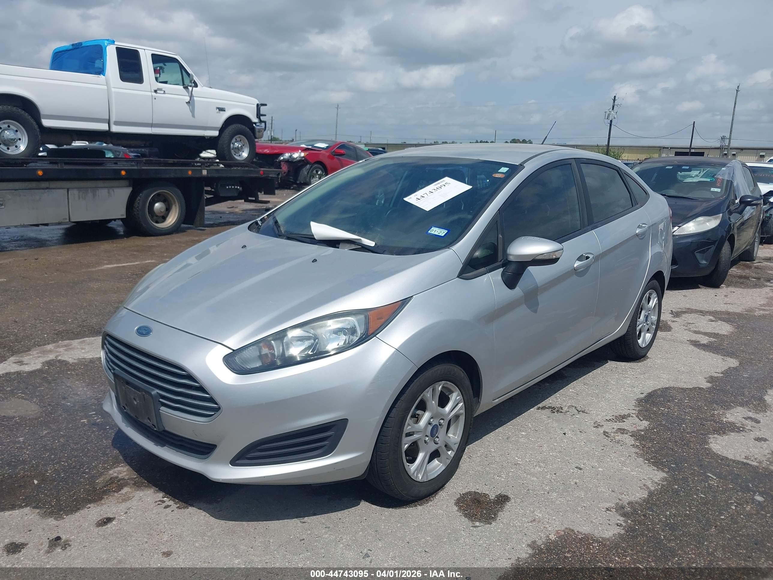 FORD FIESTA image 2
